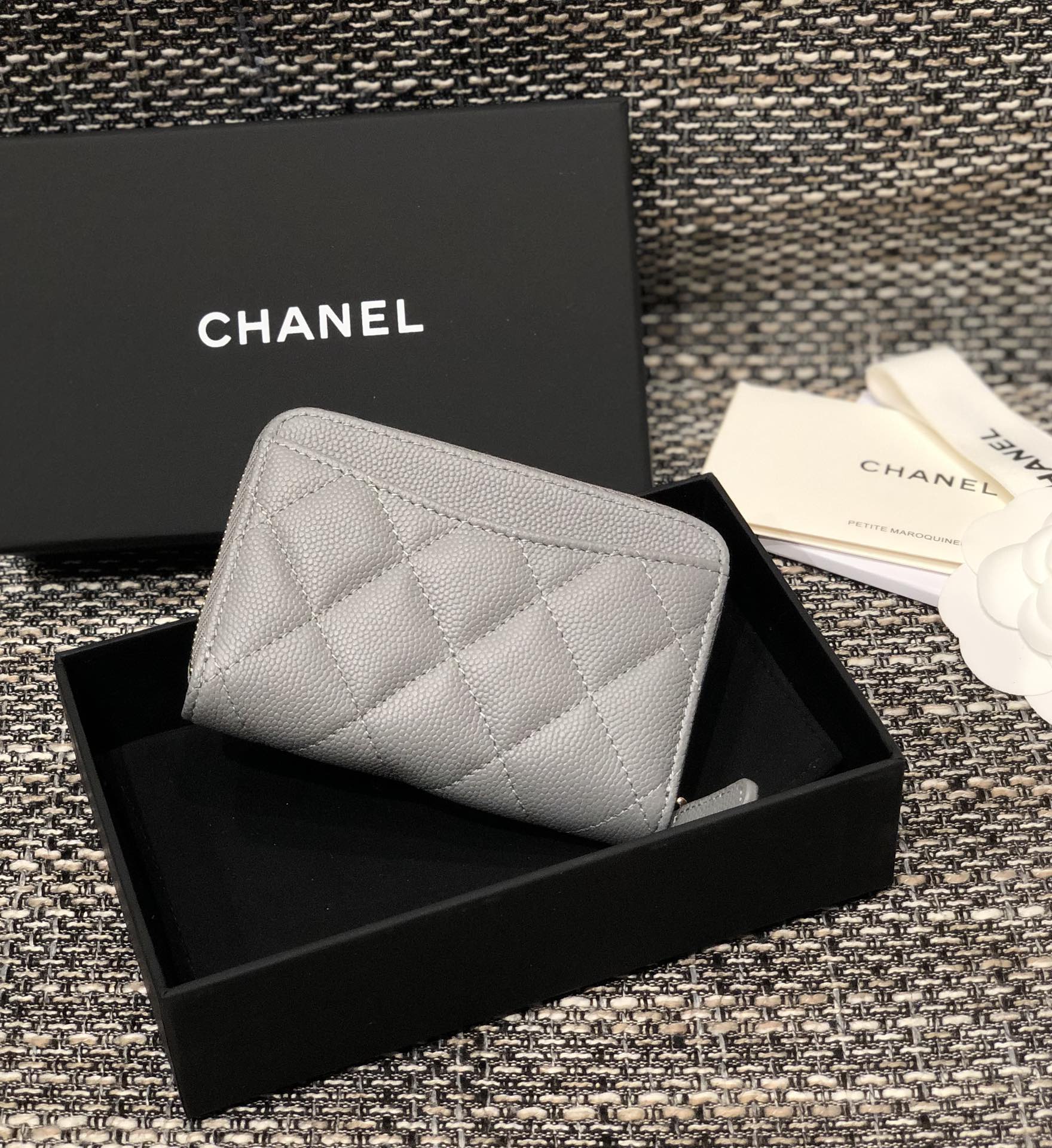 Bagsaaa Ch**el Grey Caviar Coin Purse Gold Hardwware - 7.5×2×11.cm