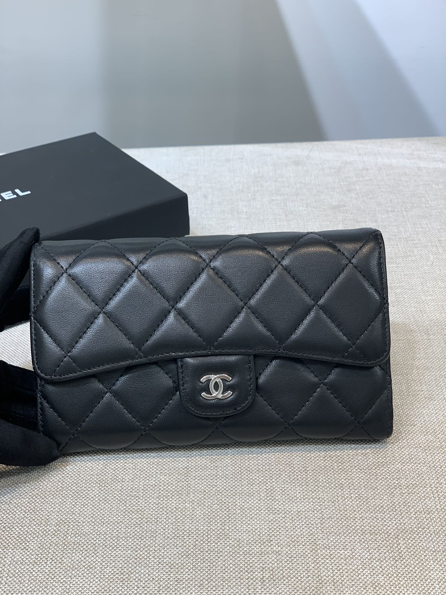 Bagsaaa Ch**el Flap 3 Fold Wallet Black Lambskin Silver Logo - 18.5/10/2.5cm