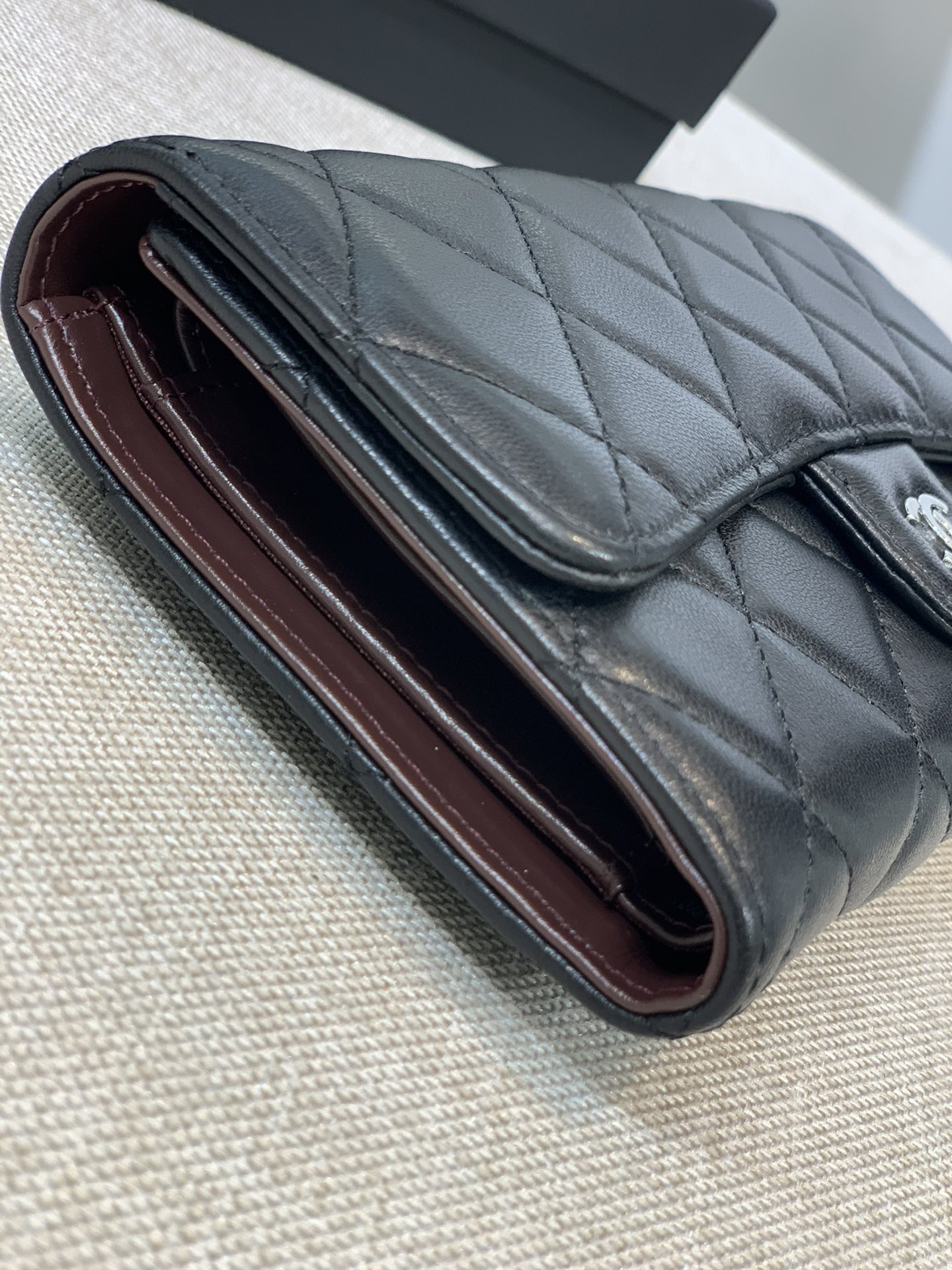 Bagsaaa Ch**el Flap 3 Fold Wallet Black Lambskin Silver Logo - 18.5/10/2.5cm