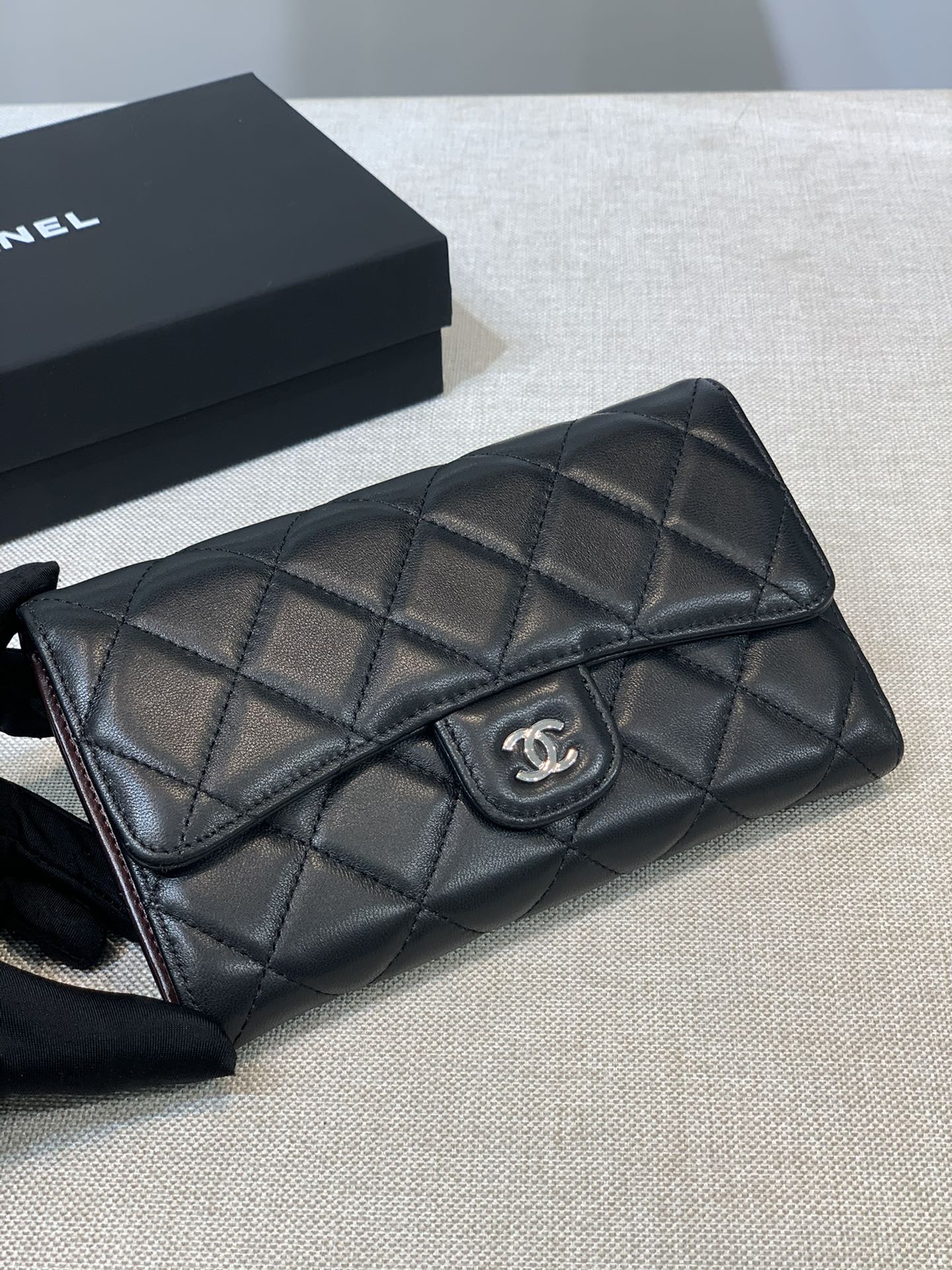 Bagsaaa Ch**el Flap 3 Fold Wallet Black Lambskin Silver Logo - 18.5/10/2.5cm