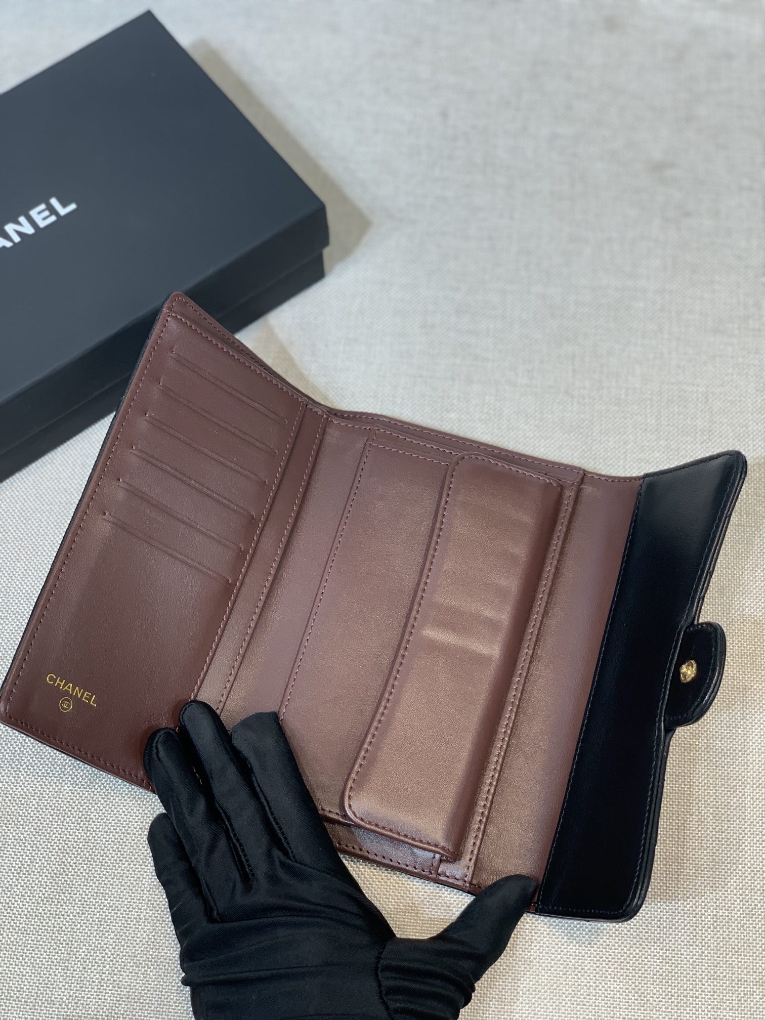 Bagsaaa Ch**el Flap 3 Fold Wallet Black Lambskin Gold Logo - 18.5/10/2.5cm