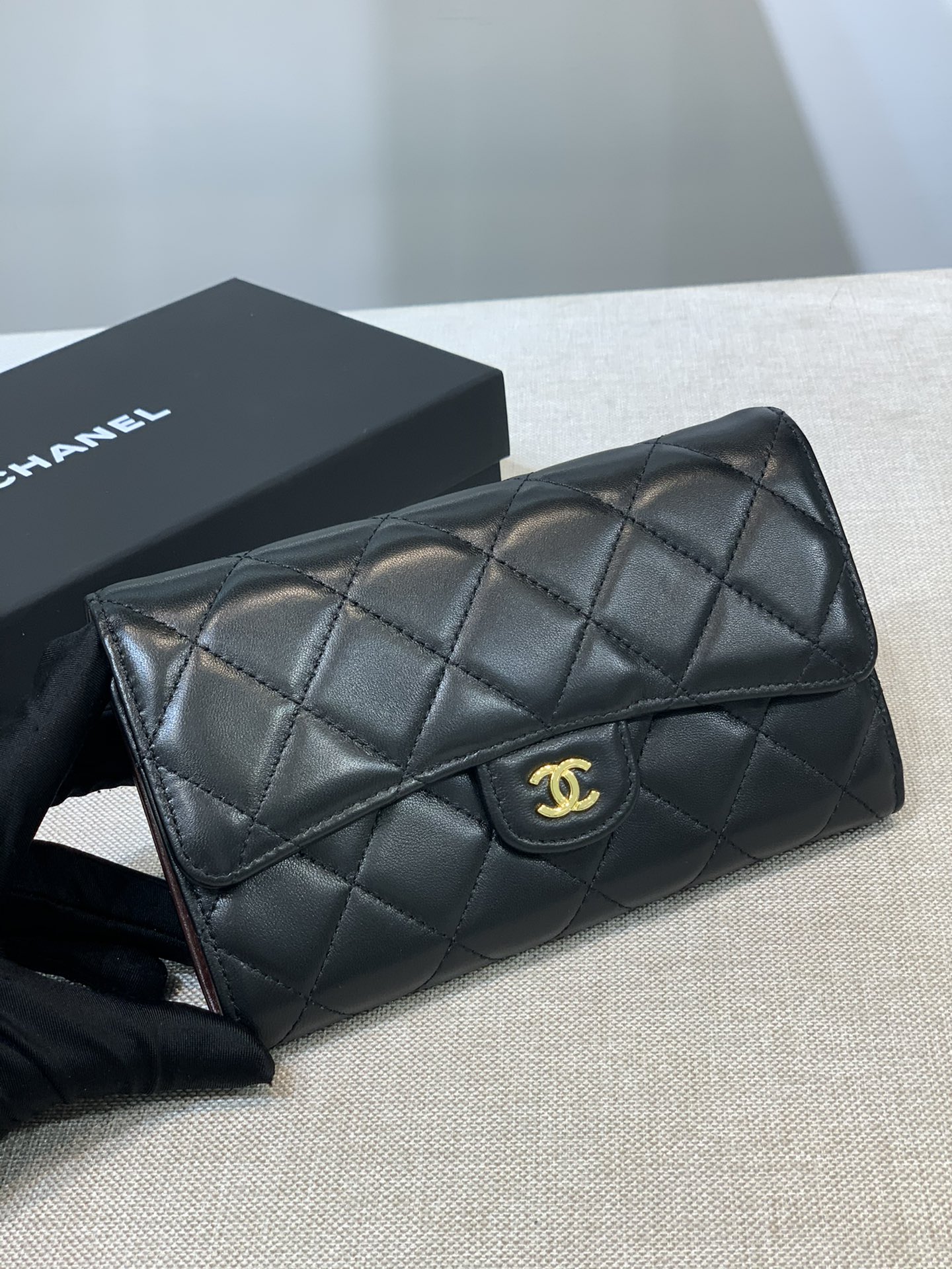 Bagsaaa Ch**el Flap 3 Fold Wallet Black Lambskin Gold Logo - 18.5/10/2.5cm