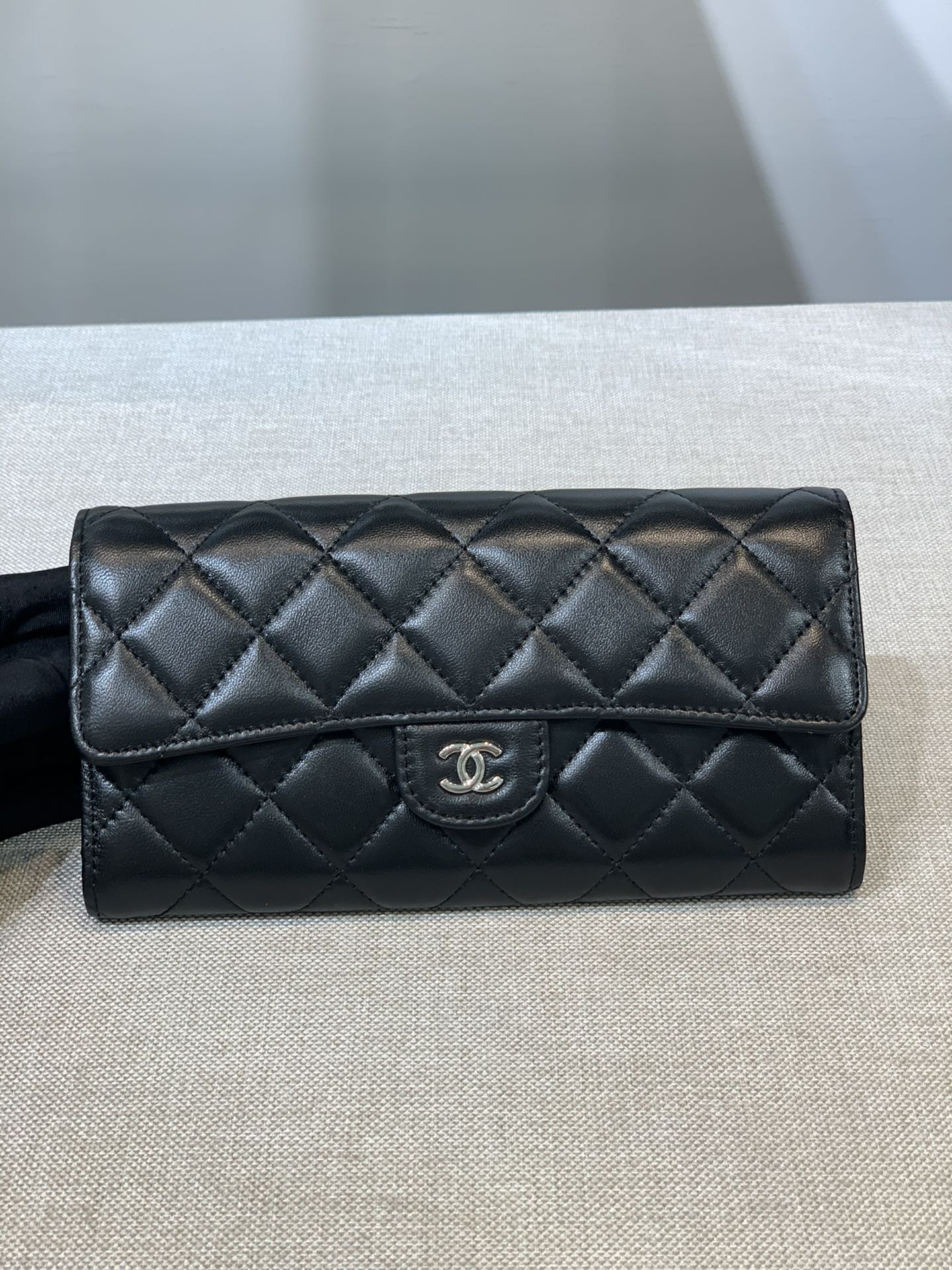 Bagsaaa Ch**el Flap 3 Fold Wallet Black Lambskin Silver Logo - 19.5×10×3cm