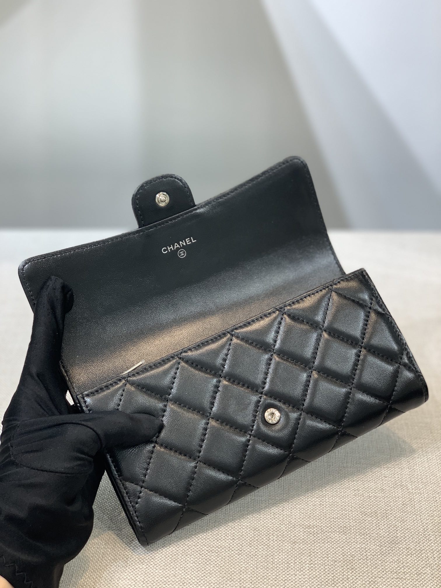 Bagsaaa Ch**el Flap 3 Fold Wallet Black Lambskin Silver Logo - 19.5×10×3cm