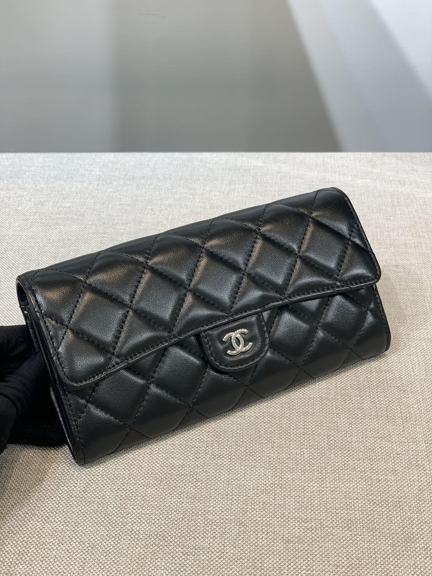 Bagsaaa Ch**el Flap 3 Fold Wallet Black Lambskin Silver Logo - 19.5×10×3cm