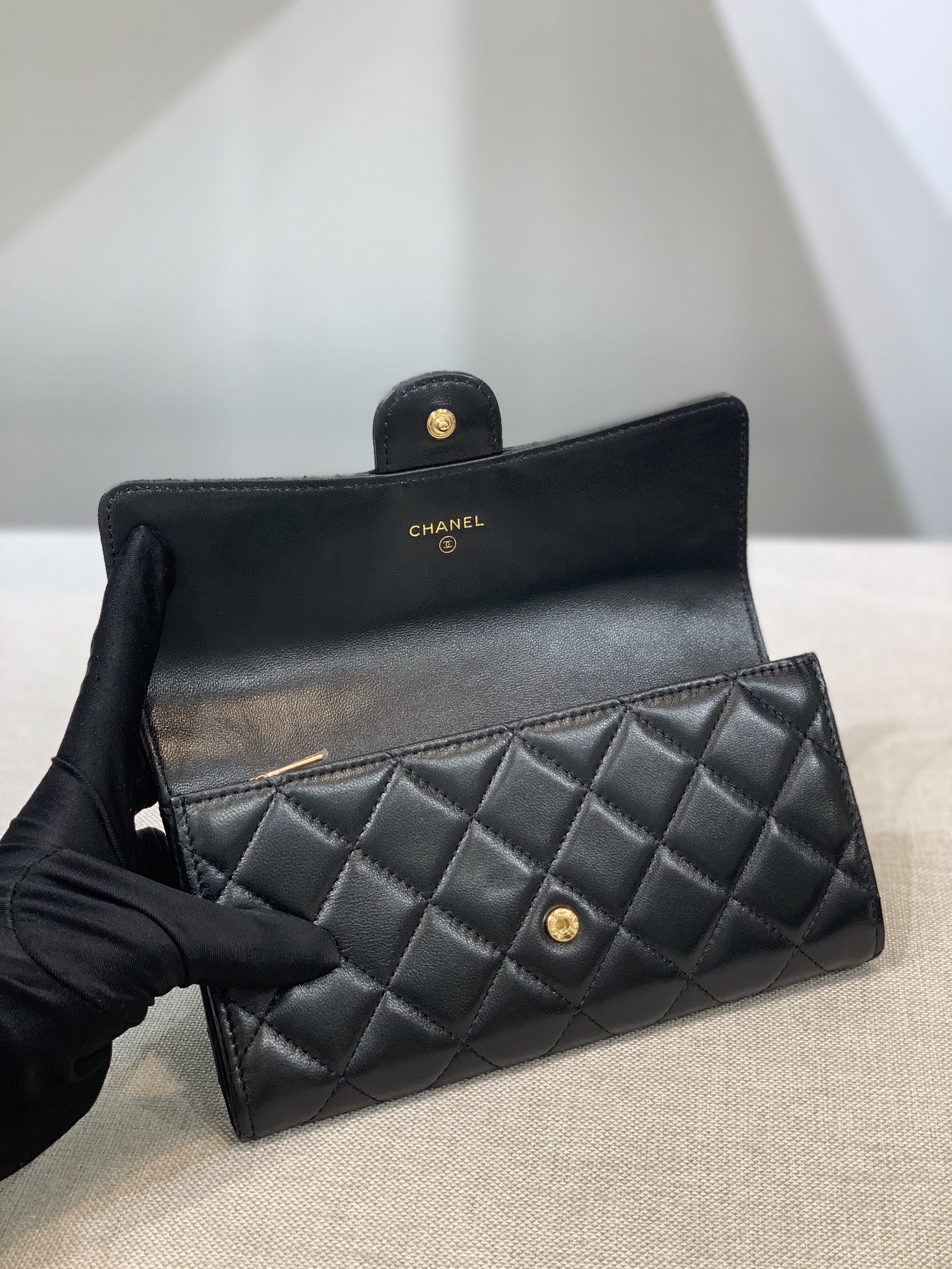 Bagsaaa Ch**el Flap 3 Fold Wallet Black Lambskin Gold Logo - 19.5×10×3cm