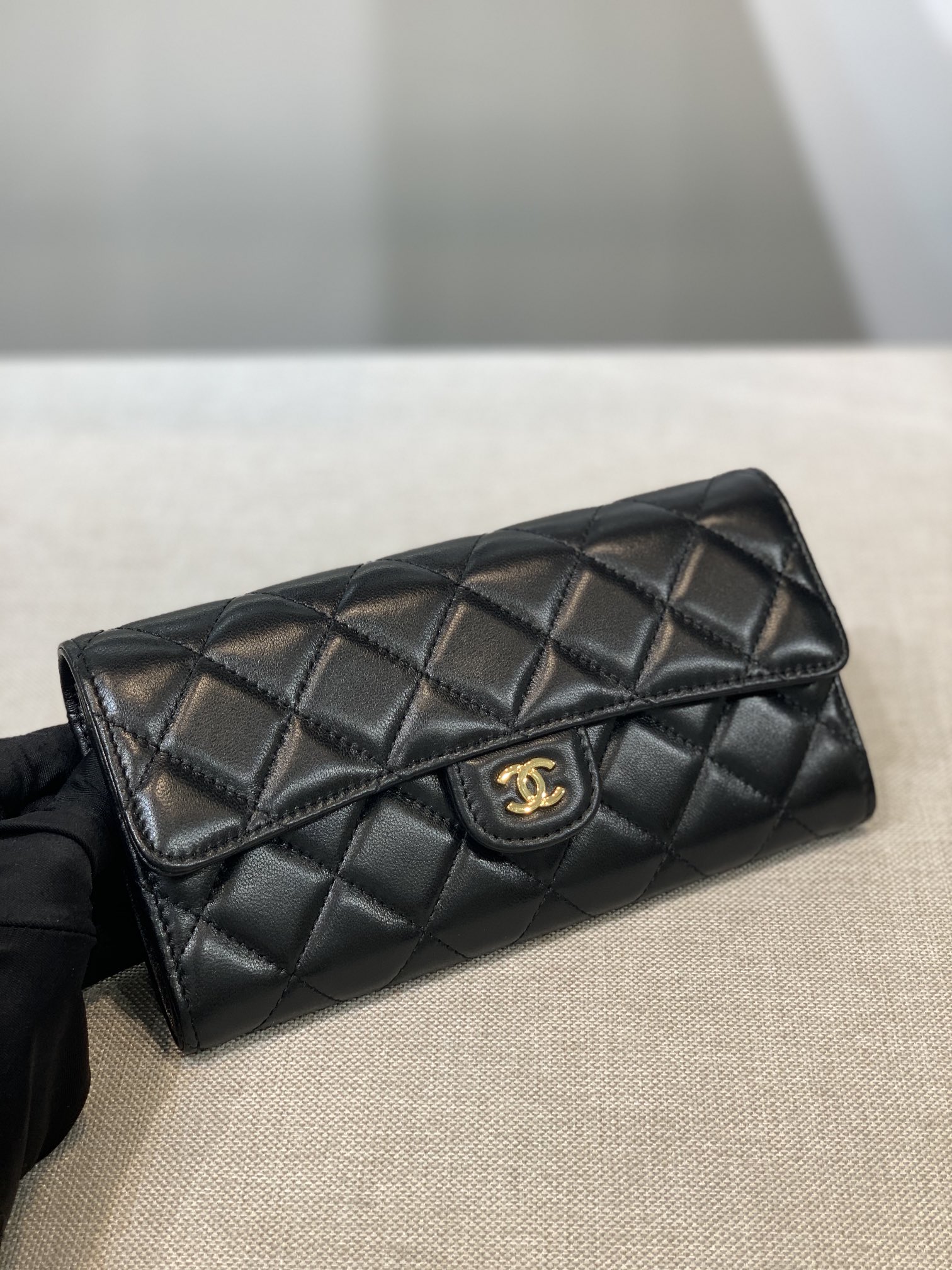 Bagsaaa Ch**el Flap 3 Fold Wallet Black Lambskin Gold Logo - 19.5×10×3cm