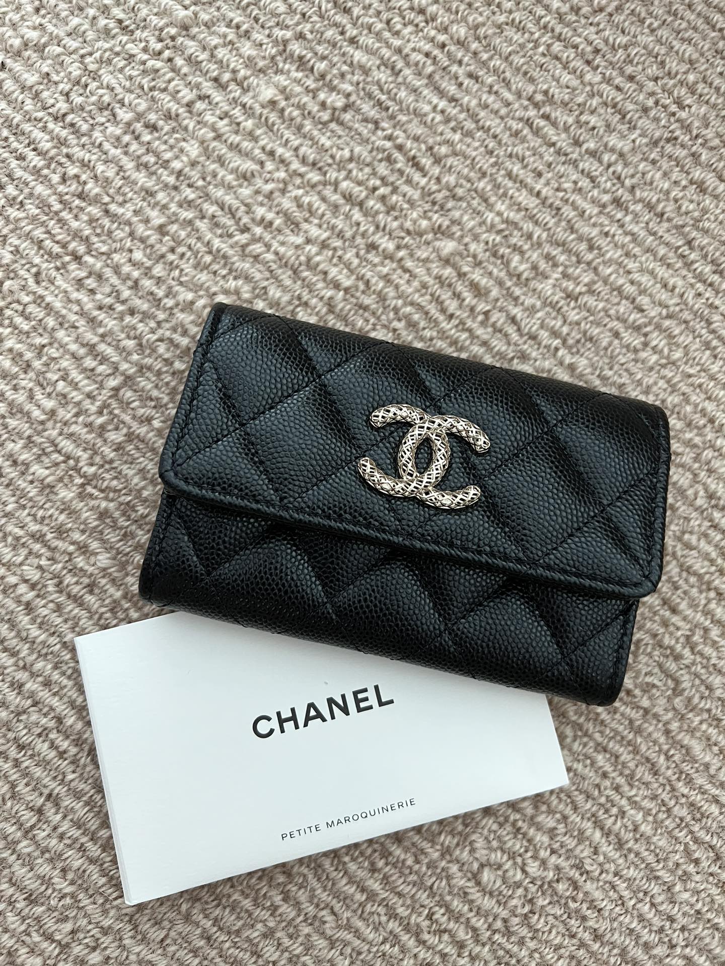 Bagsaaa Ch**el Flap Wallet Metal CC Logo