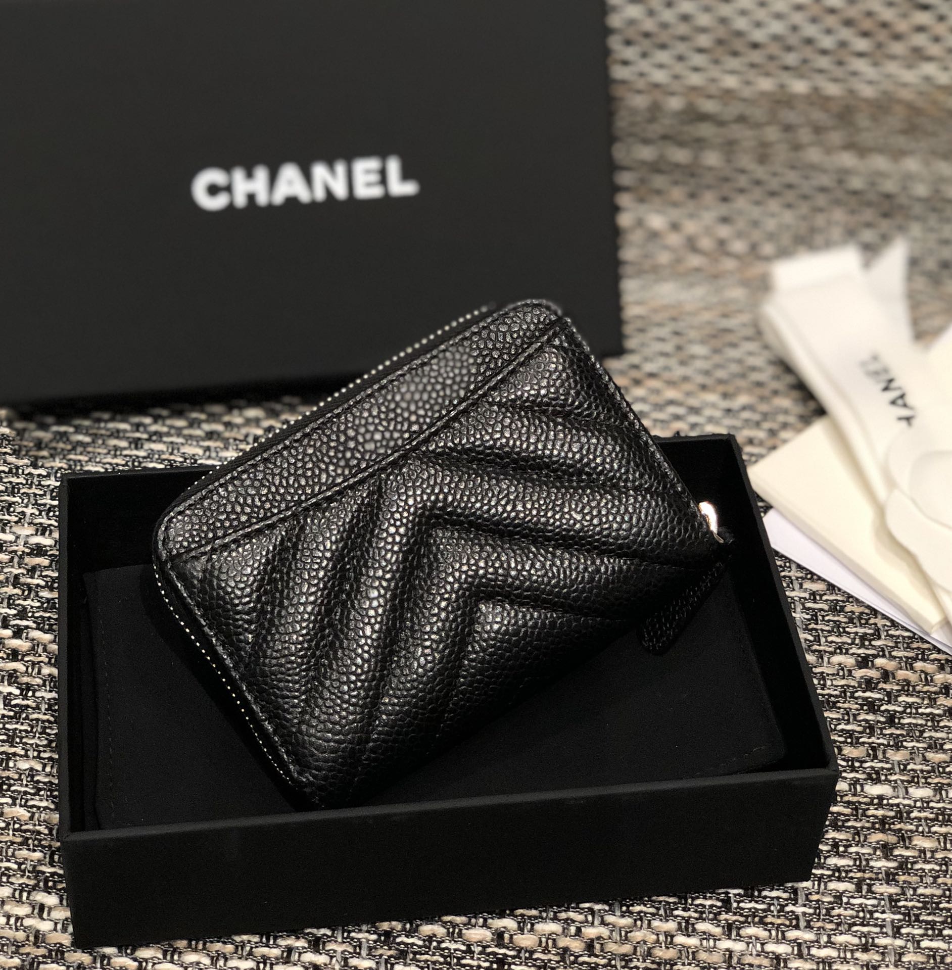 Bagsaaa Ch**el Chevron Coin Purse Caviar Leather Silver - 7.5×2×11.cm