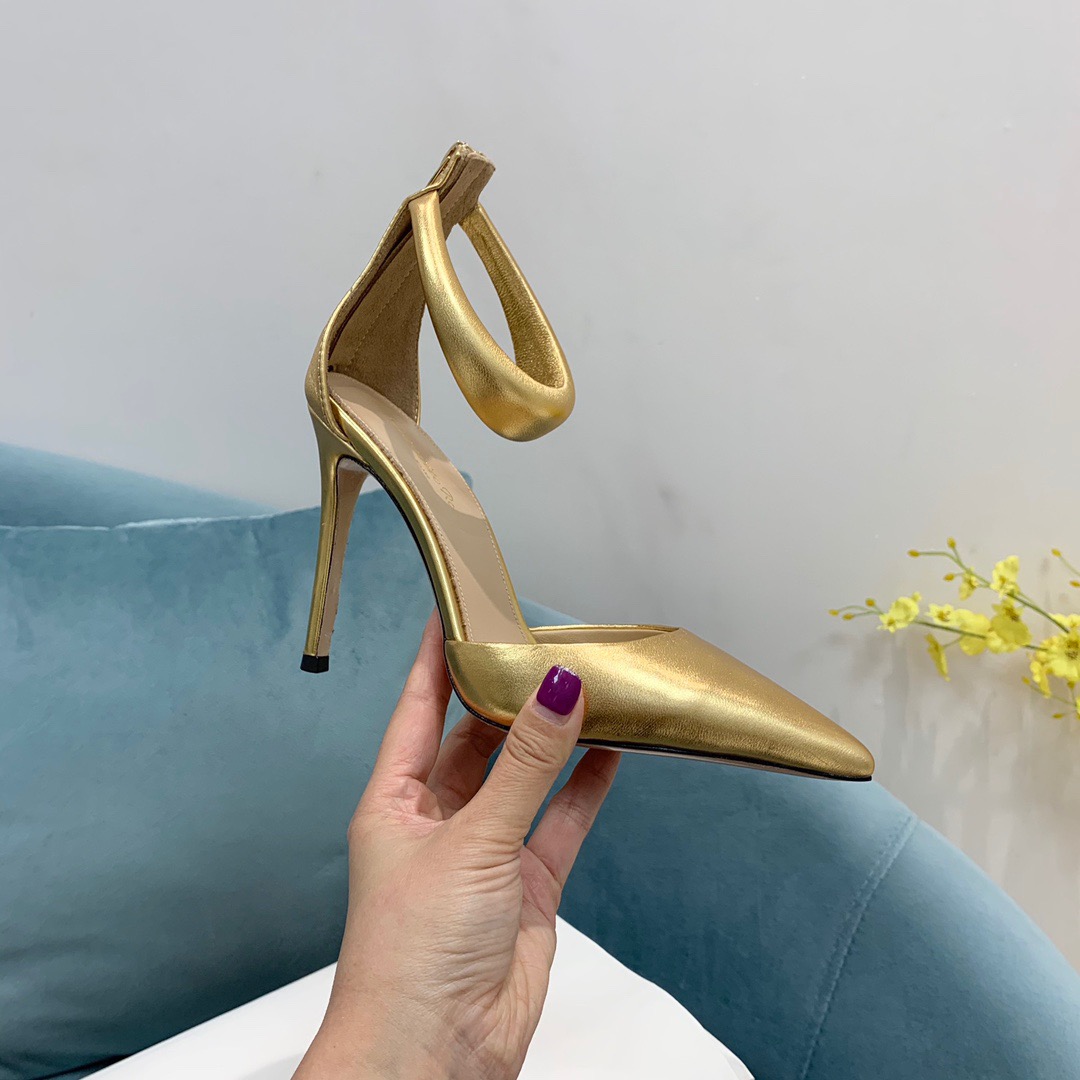 Bagsaaa Gianvito Rossi Gold Heels