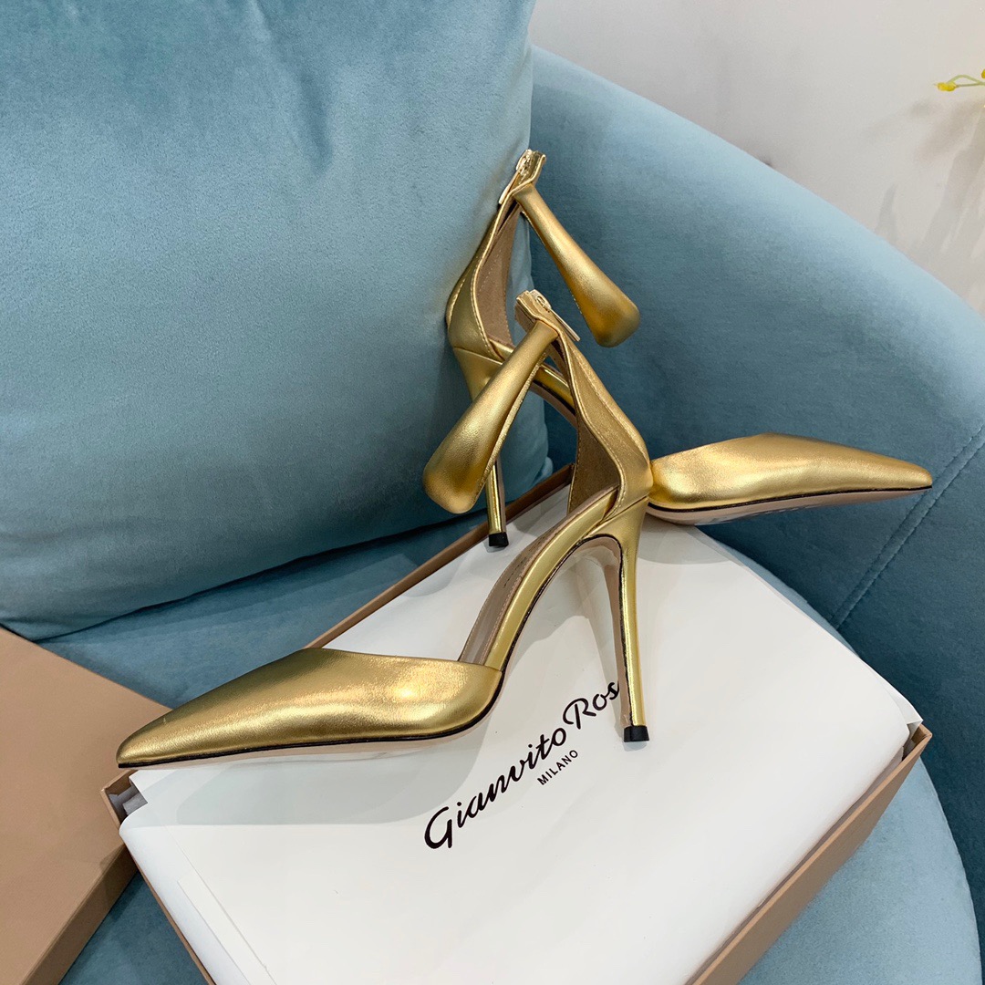 Bagsaaa Gianvito Rossi Gold Heels