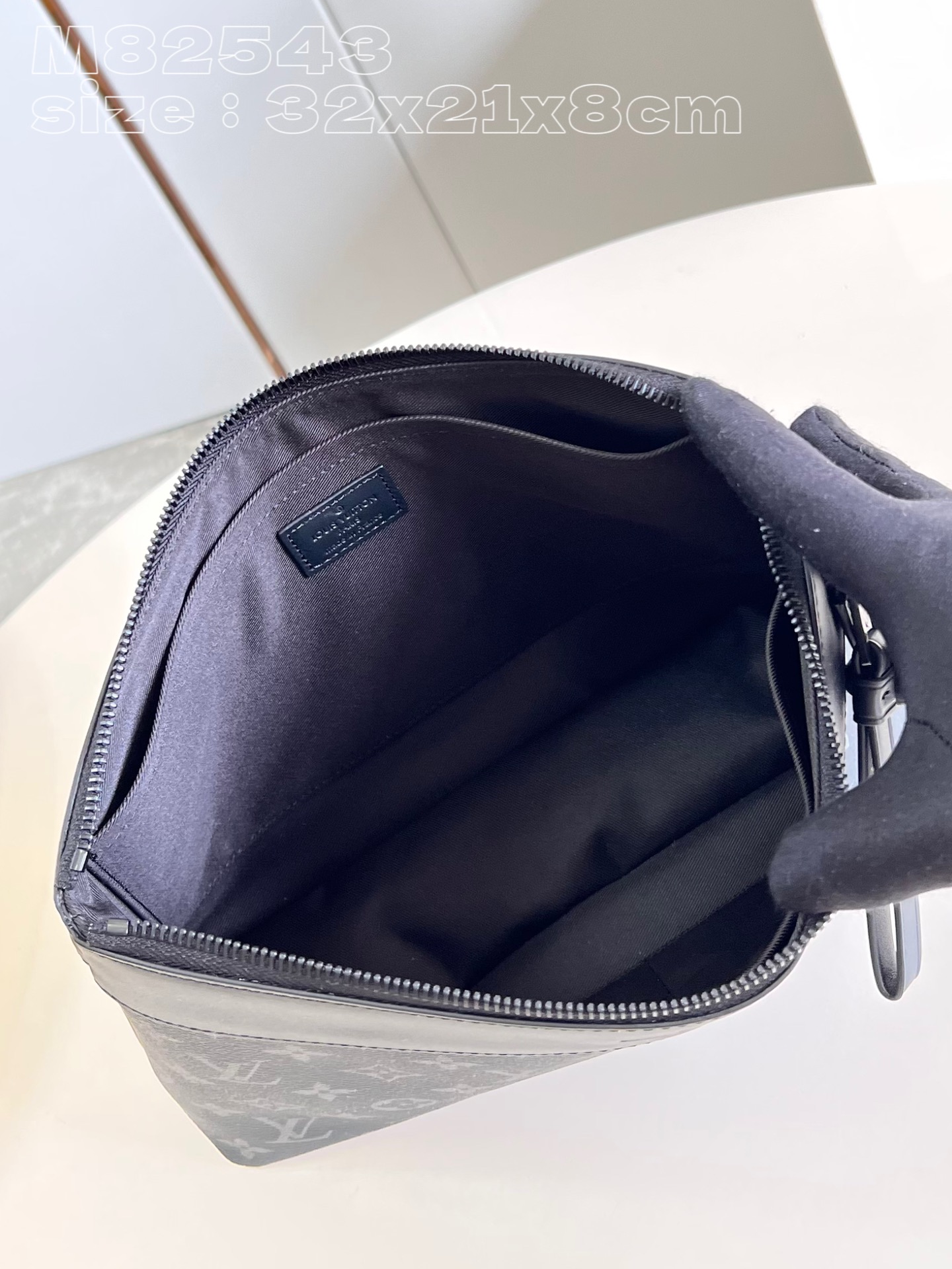 Bagsaaa L0vis Vvtt0n Pochette Voyage Souple Black Monogram - M82543 - 32 x 21 x 8cm