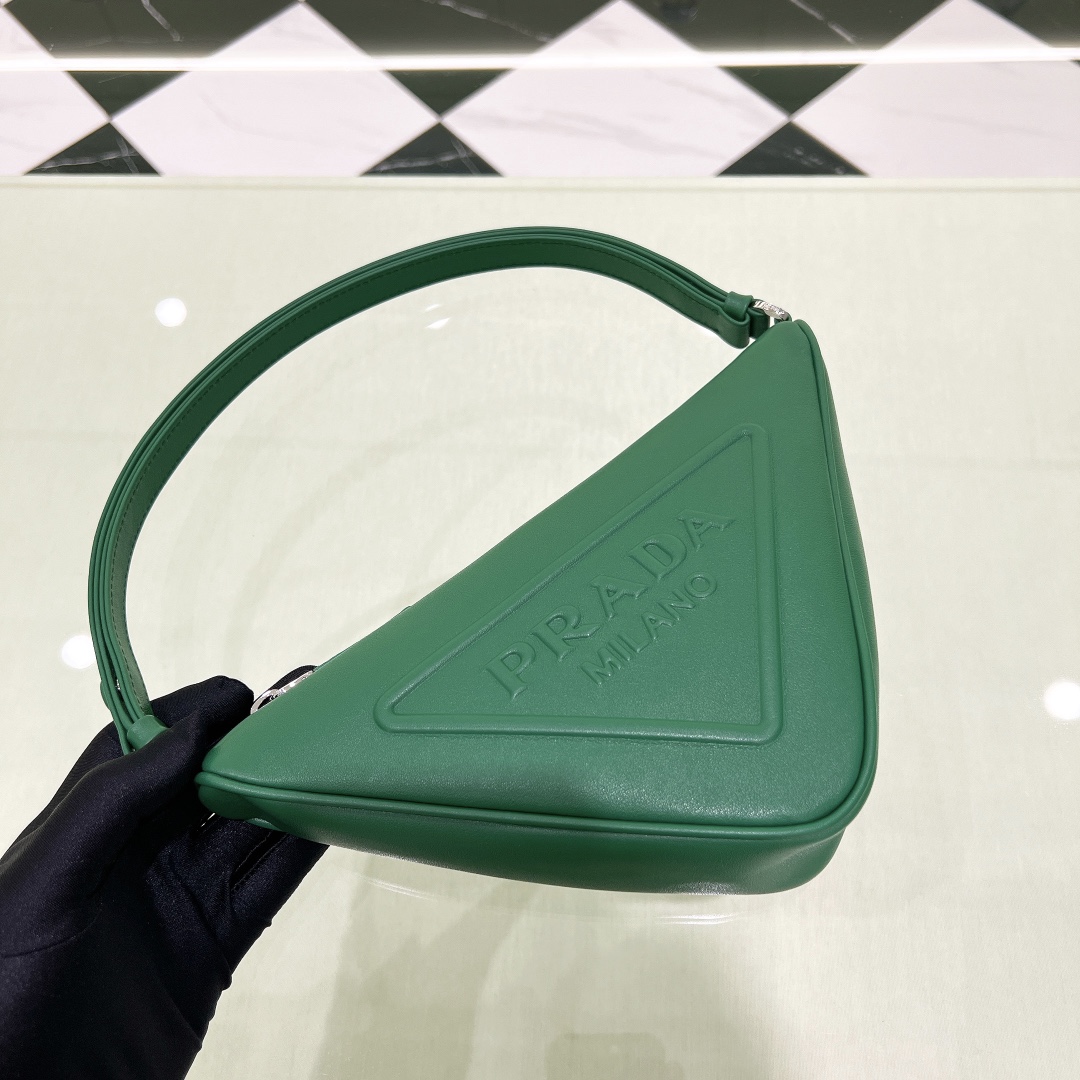 Bagsaaa Pra*a Triangle leather mini-bag green