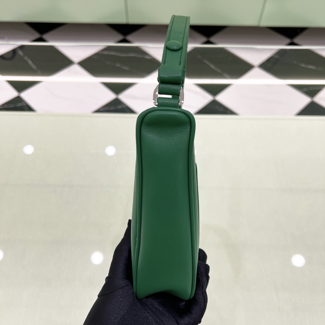 Bagsaaa Pra*a Triangle leather mini-bag green