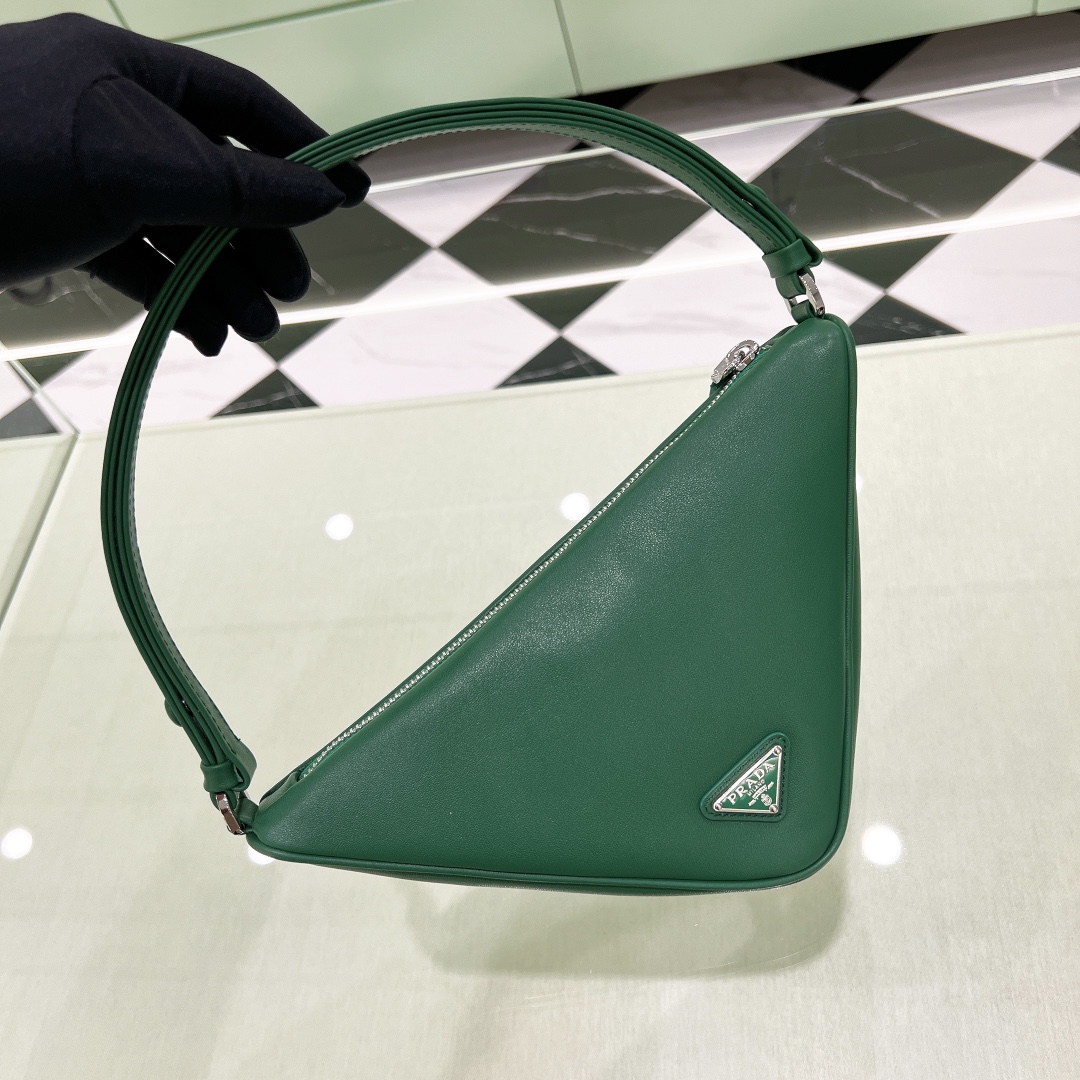 Bagsaaa Pra*a Triangle leather mini-bag green