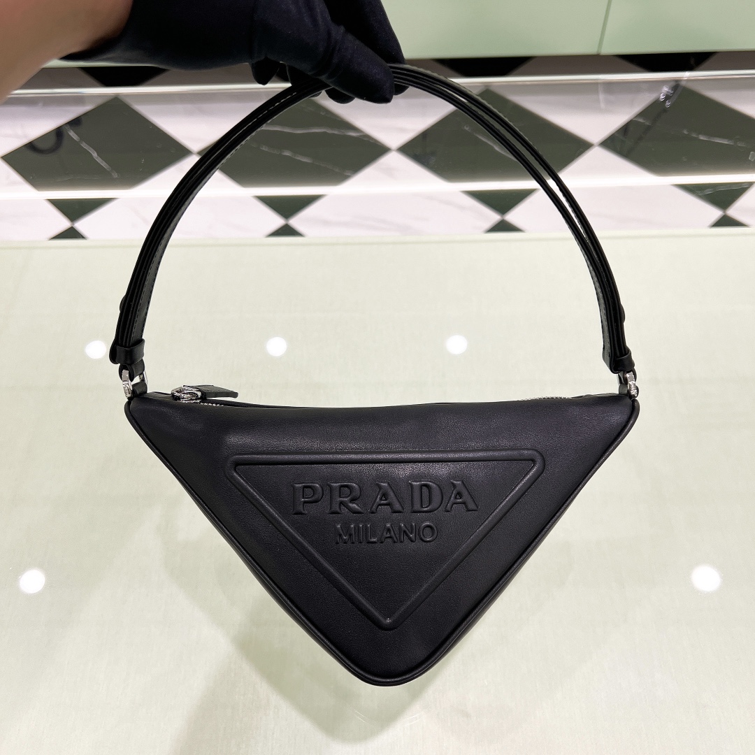 Bagsaaa Pra*a Triangle leather mini-bag black