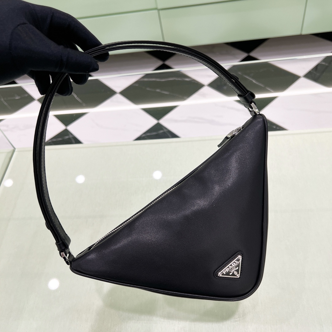 Bagsaaa Pra*a Triangle leather mini-bag black