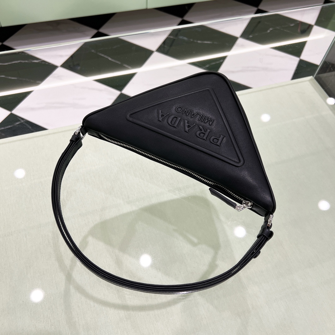 Bagsaaa Pra*a Triangle leather mini-bag black