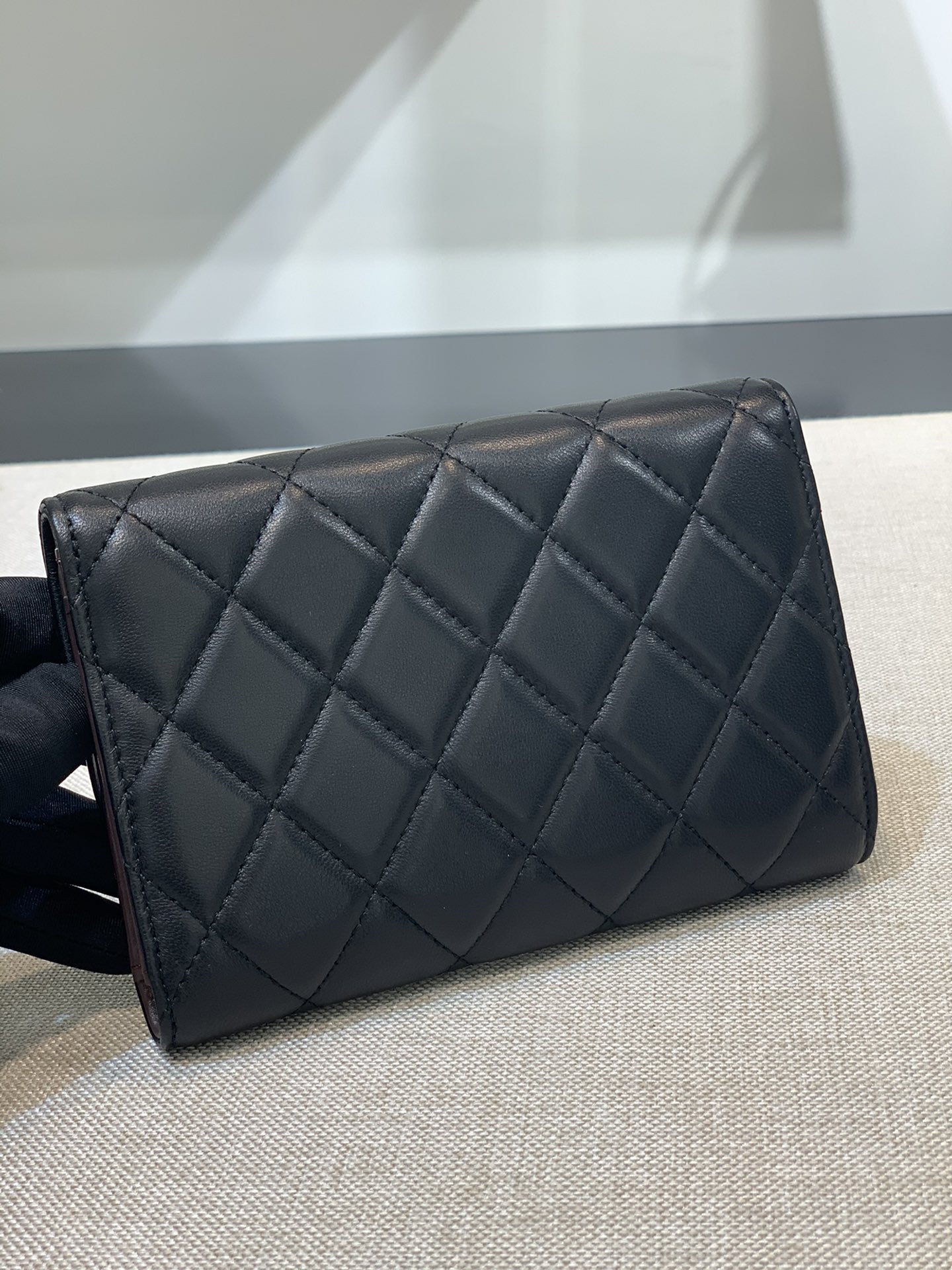 Bagsaaa Ch**el Wallet Black Lambskin Silver Hardware - 18 x 11 cm