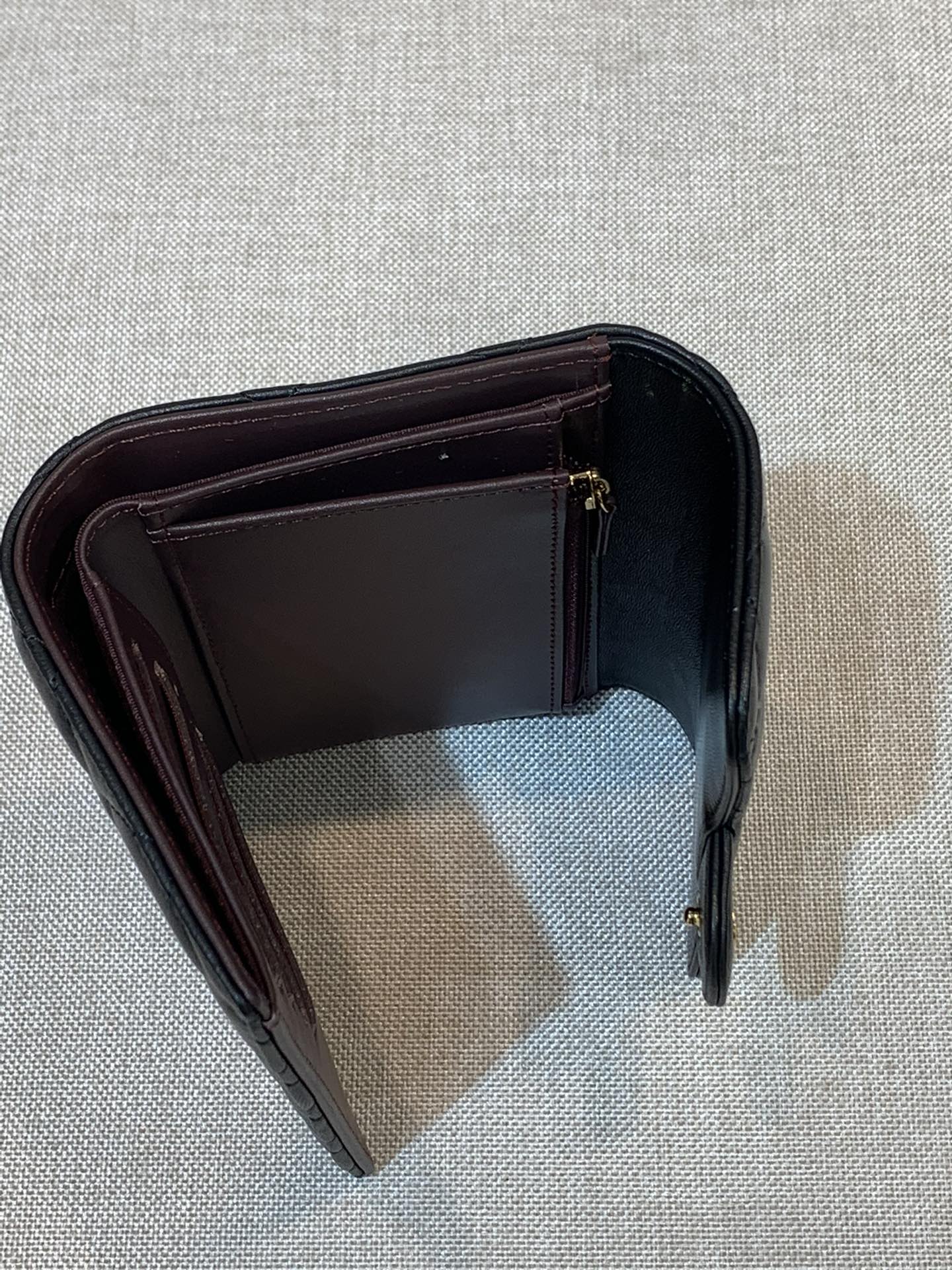 Bagsaaa Ch**el Wallet Black Lambskin Gold Hardware - 18 x 11 cm