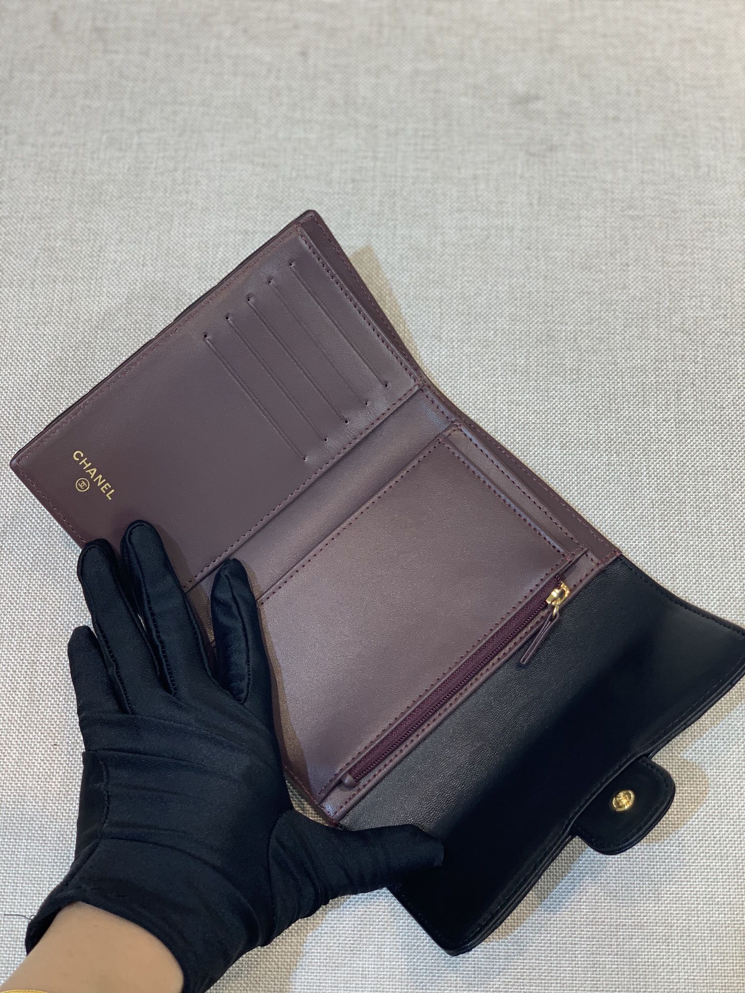 Bagsaaa Ch**el Wallet Black Lambskin Gold Hardware - 18 x 11 cm