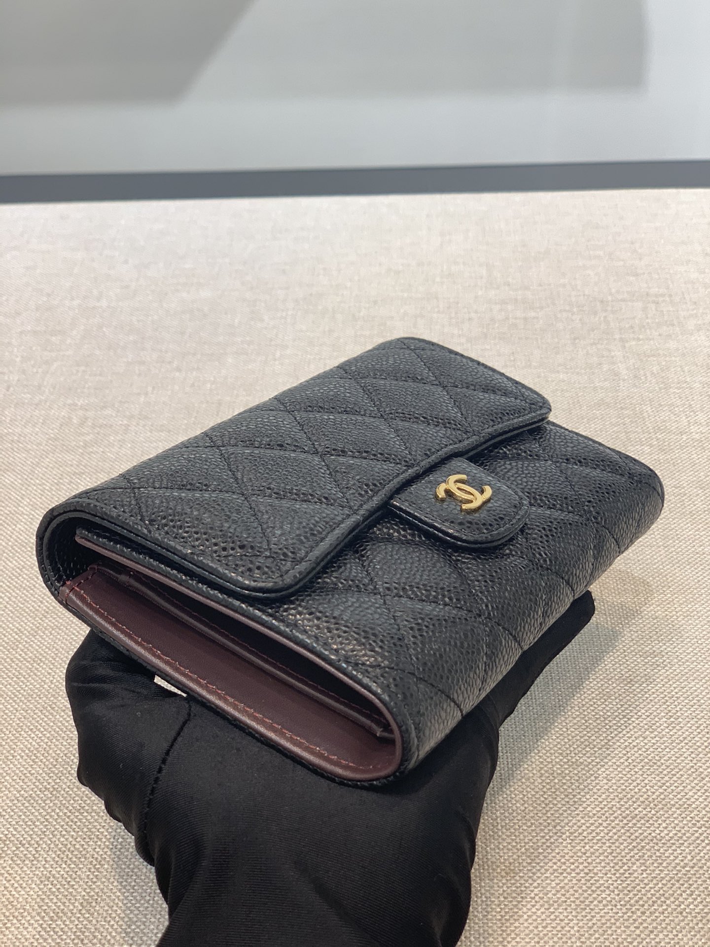 Bagsaaa Ch**el Wallet Black Caviar Gold Hardware - 18 x 11 cm