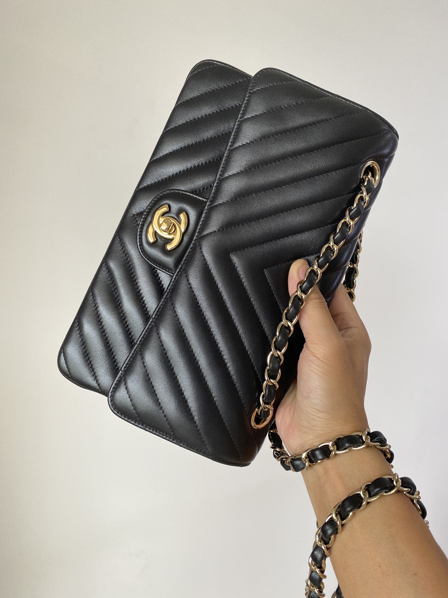 Bagsaaa Ch**el Chevron Timless Flap Bag Lambskin Leather Black - 25cm