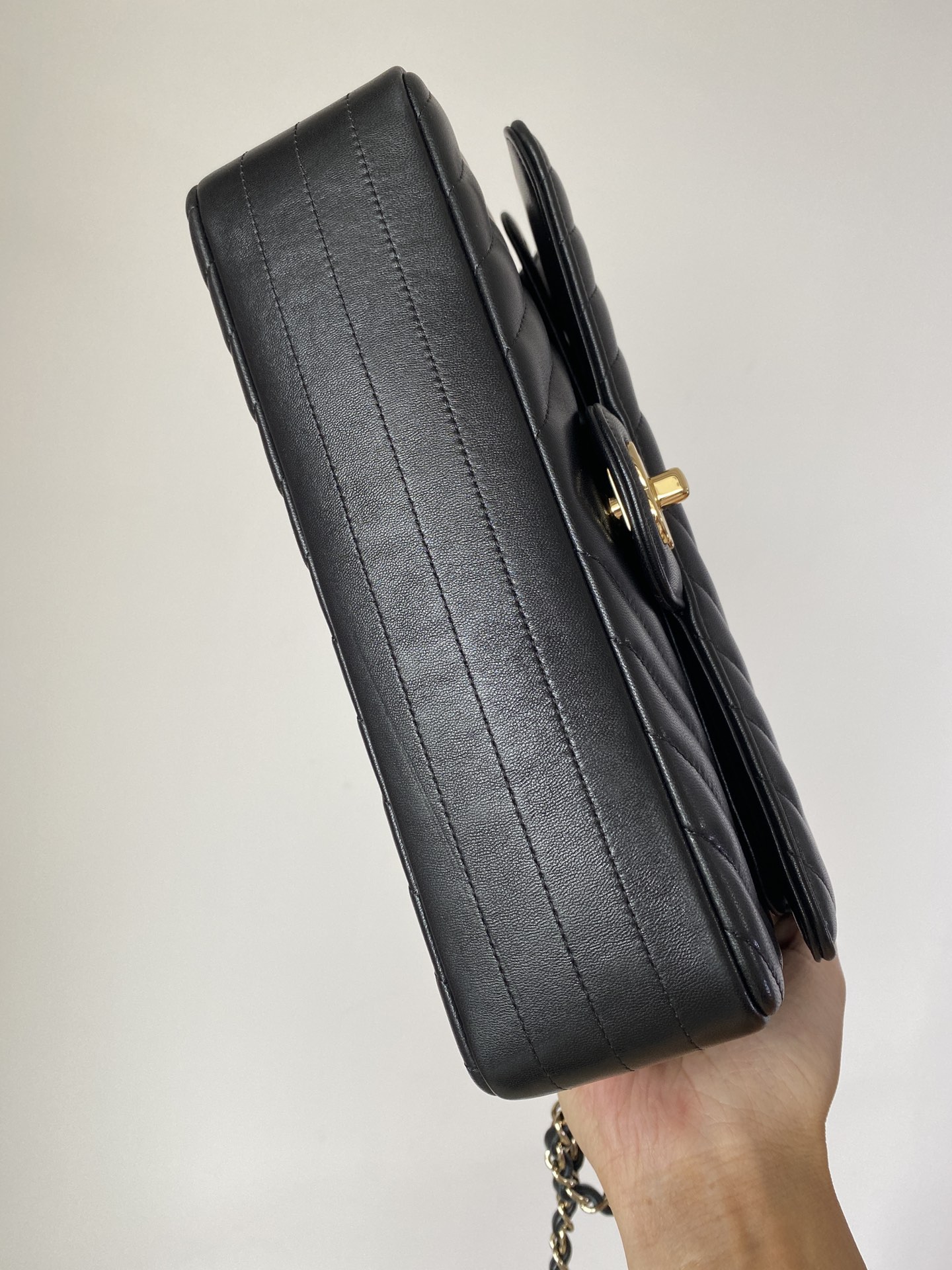Bagsaaa Ch**el Chevron Timless Flap Bag Lambskin Leather Black - 25cm