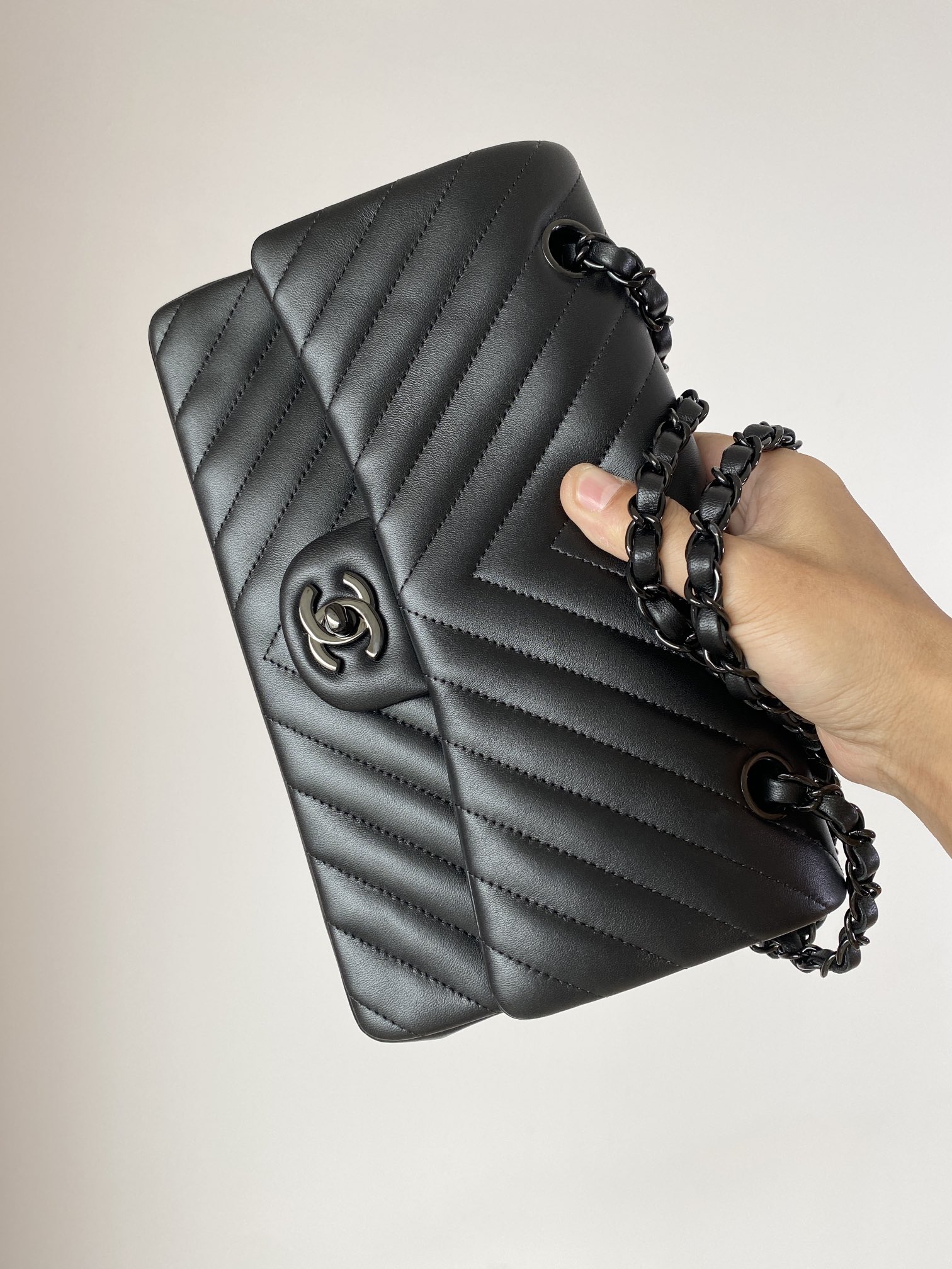 Bagsaaa Ch**el Chevron Flap Bag Lambskin Leather All Black - 25cm