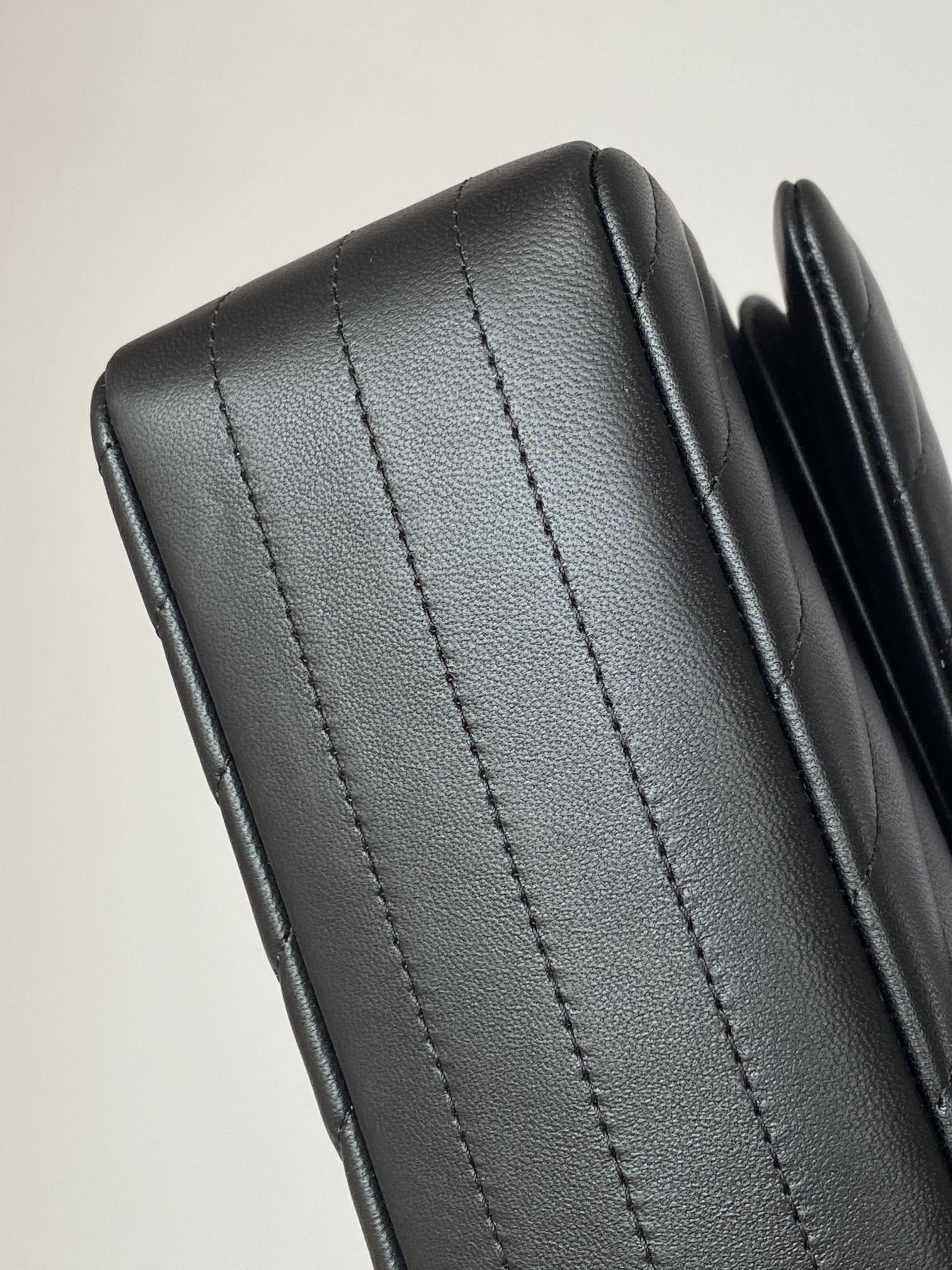 Bagsaaa Ch**el Chevron Flap Bag Lambskin Leather All Black - 25cm