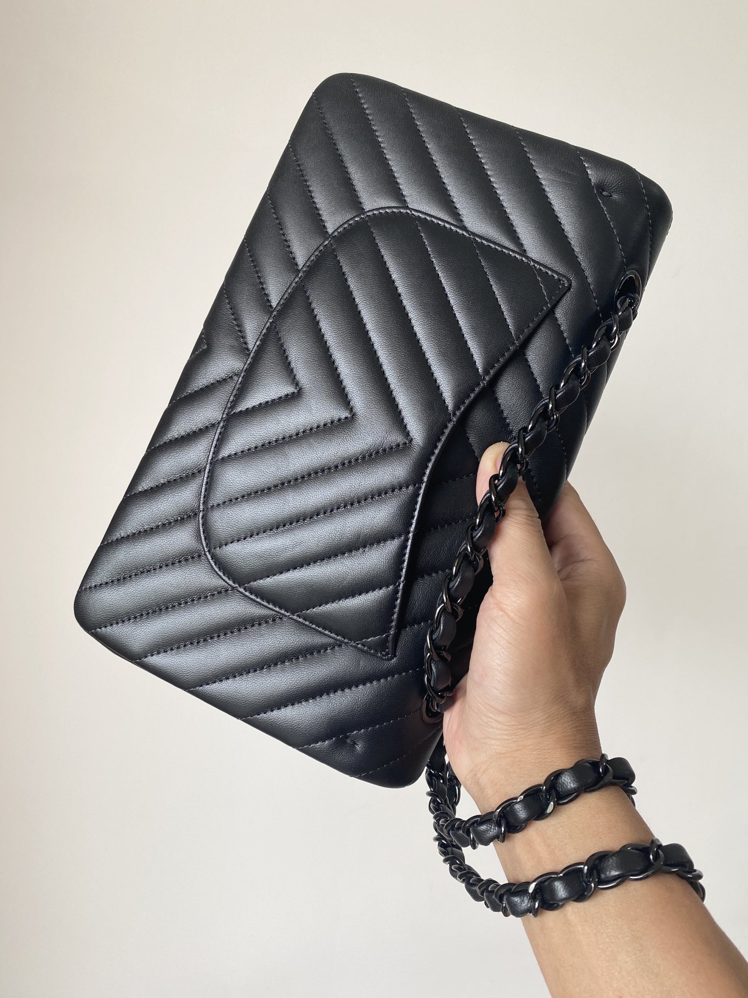 Bagsaaa Ch**el Chevron Flap Bag Lambskin Leather All Black - 25cm