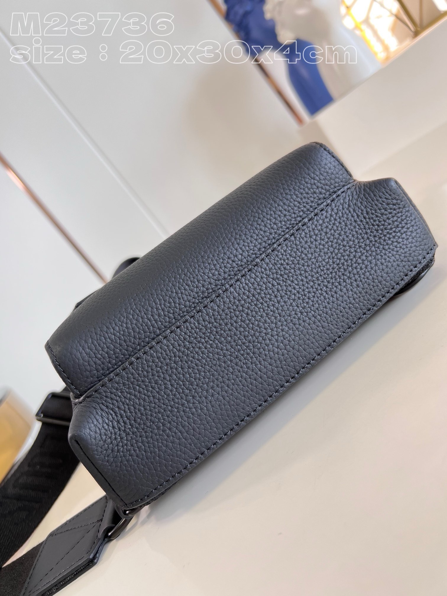 Bagsaaa L0vis Vvtt0n Pilot Sling Bag - 20 x 30 x 4 cm