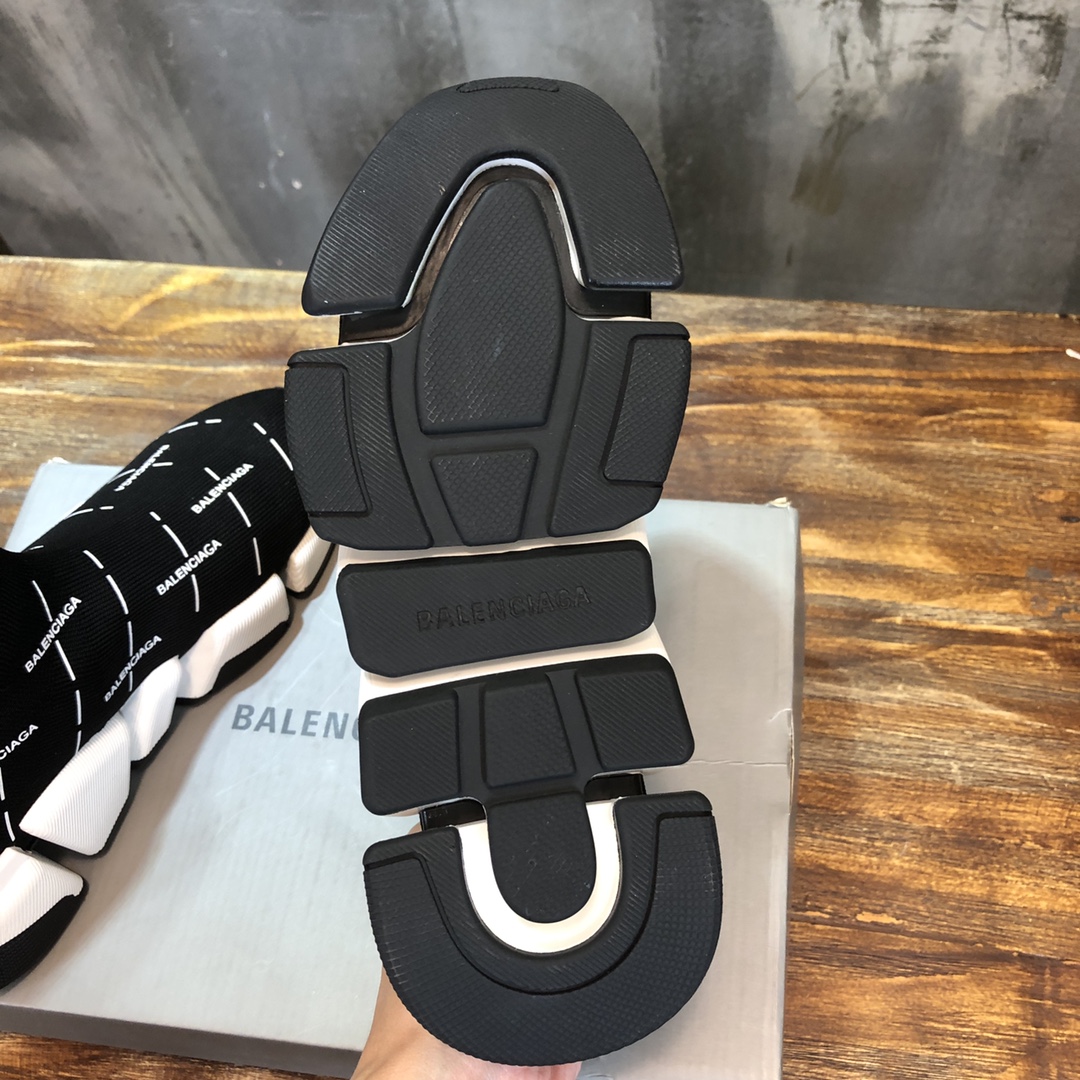 Bagsaaa Ba1en*iaga Speed Runner 2.0 Trainer Black and White