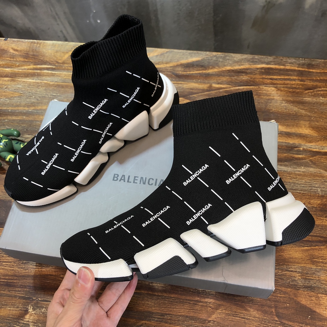 Bagsaaa Ba1en*iaga Speed Runner 2.0 Trainer Black and White