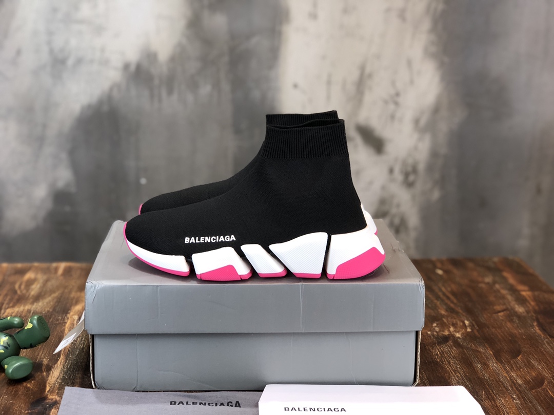 Bagsaaa Ba1en*iaga Speed Runner 2.0 Trainer All Black and Pink
