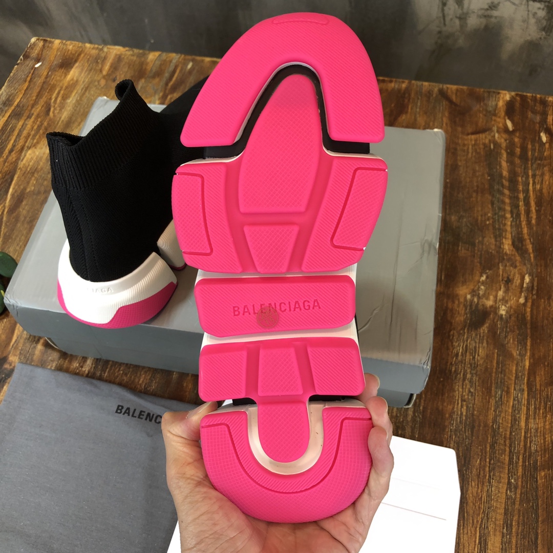Bagsaaa Ba1en*iaga Speed Runner 2.0 Trainer All Black and Pink