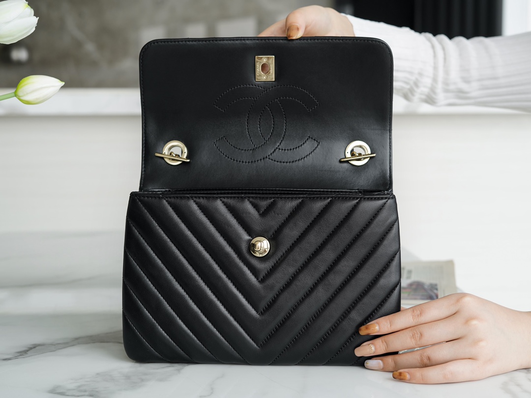 Bagsaaa Ch**el Trendy CC Chevron Gold Hardware 25cm