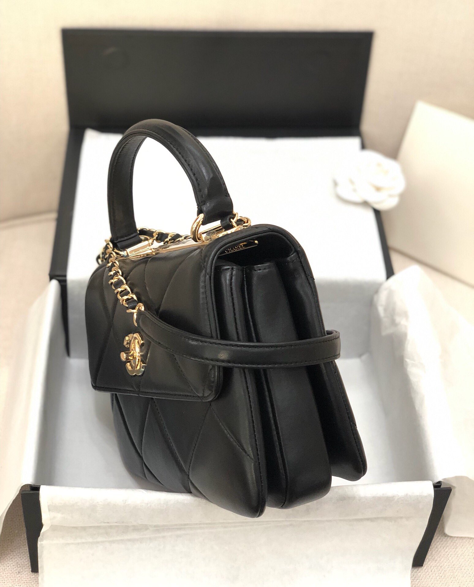 Bagsaaa Ch**el Trendy CC Large Quilting Black Leather Gold Hardware 25cm