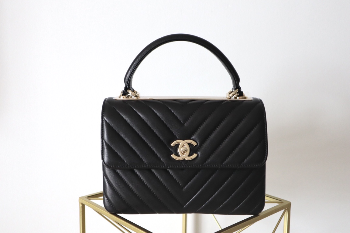 Bagsaaa Ch**el Trendy CC Chevron Gold Hardware 25cm (Black inside)
