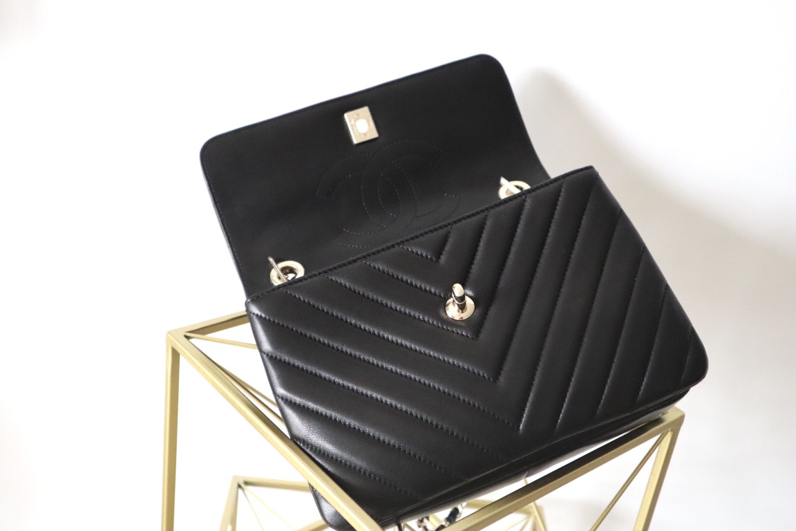 Bagsaaa Ch**el Trendy CC Chevron Gold Hardware 25cm (Black inside)