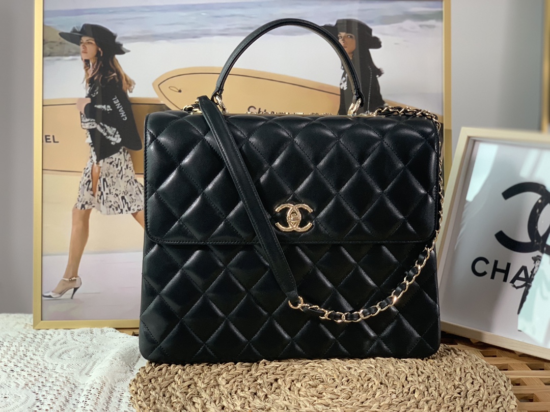 Ch**el Black Large Trendy CC Lambskin Leather Flap Bag