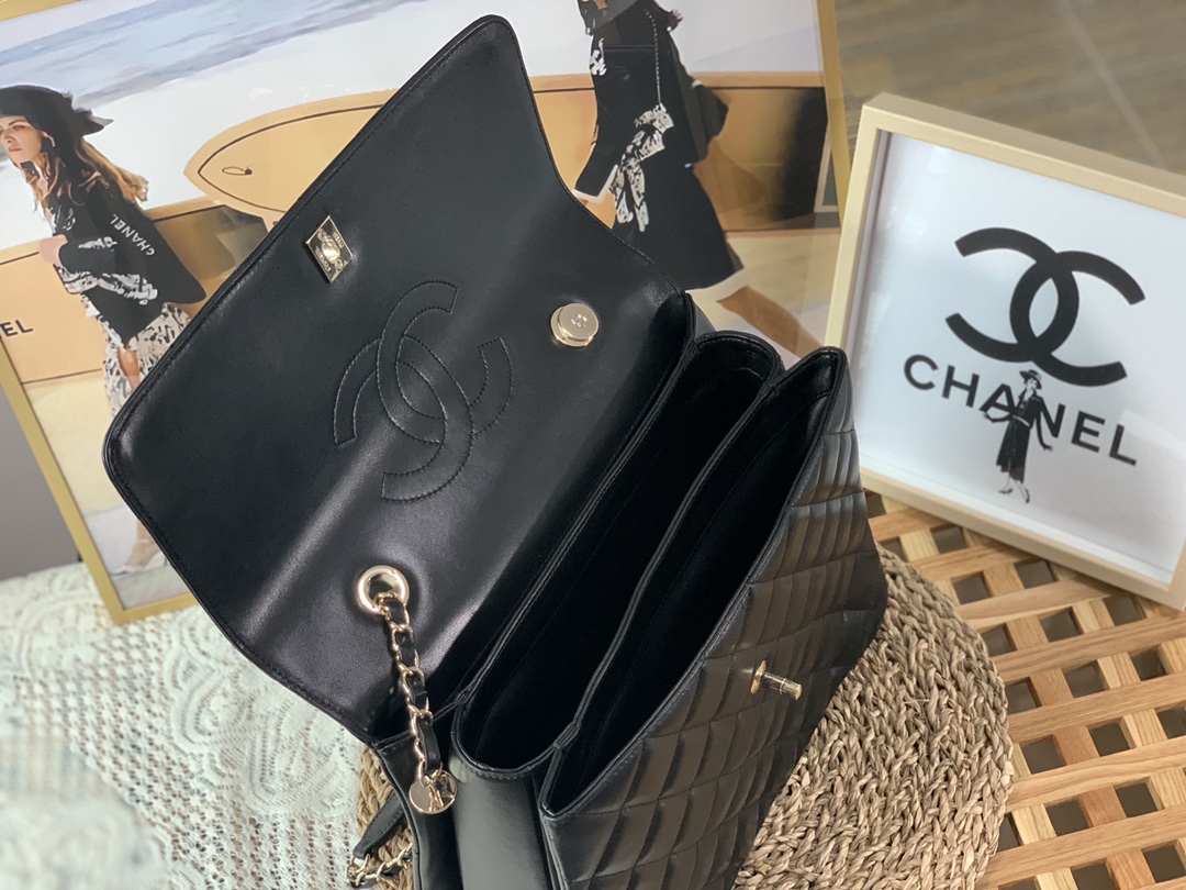 Ch**el Black Large Trendy CC Lambskin Leather Flap Bag