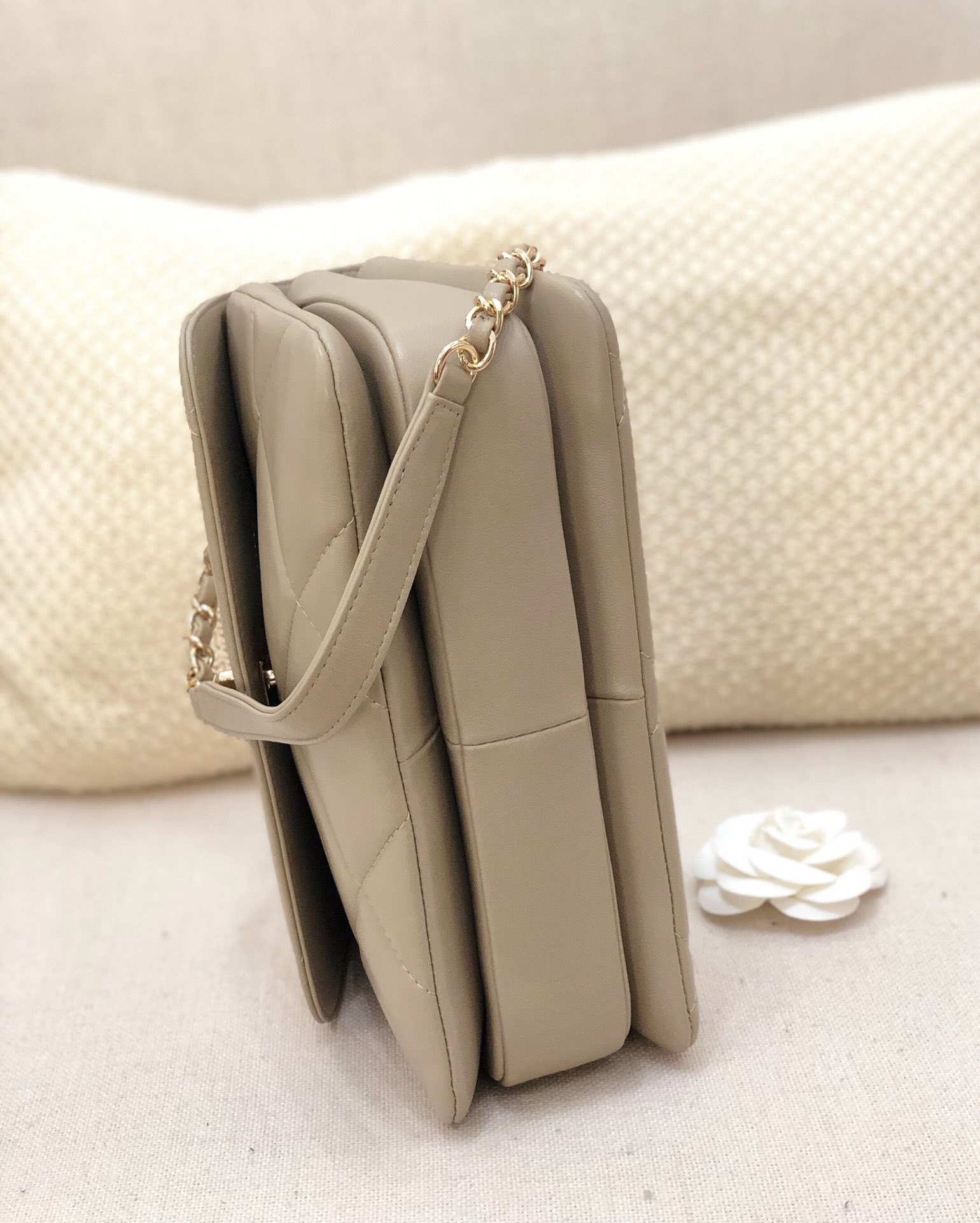 Bagsaaa Ch**el Trendy CC Large Quilting Grey Leather Gold