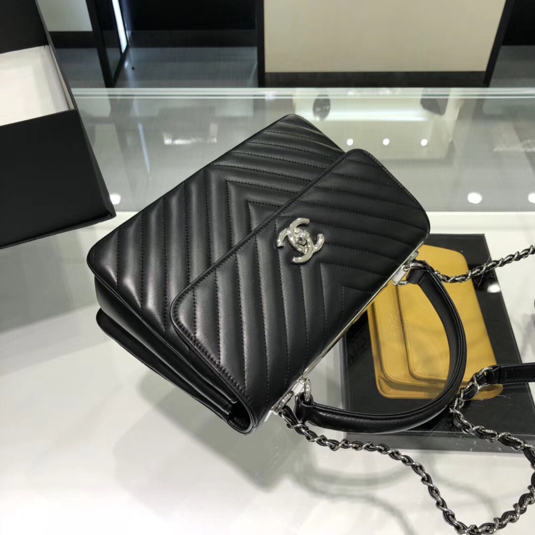 Bagsaaa Ch**el Trendy CC Chevron Black Leather Silver Hardware