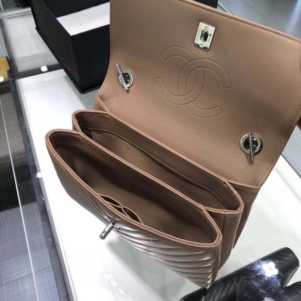 Bagsaaa Ch**el Trendy CC Chevron Taupe Leather Silver Hardware