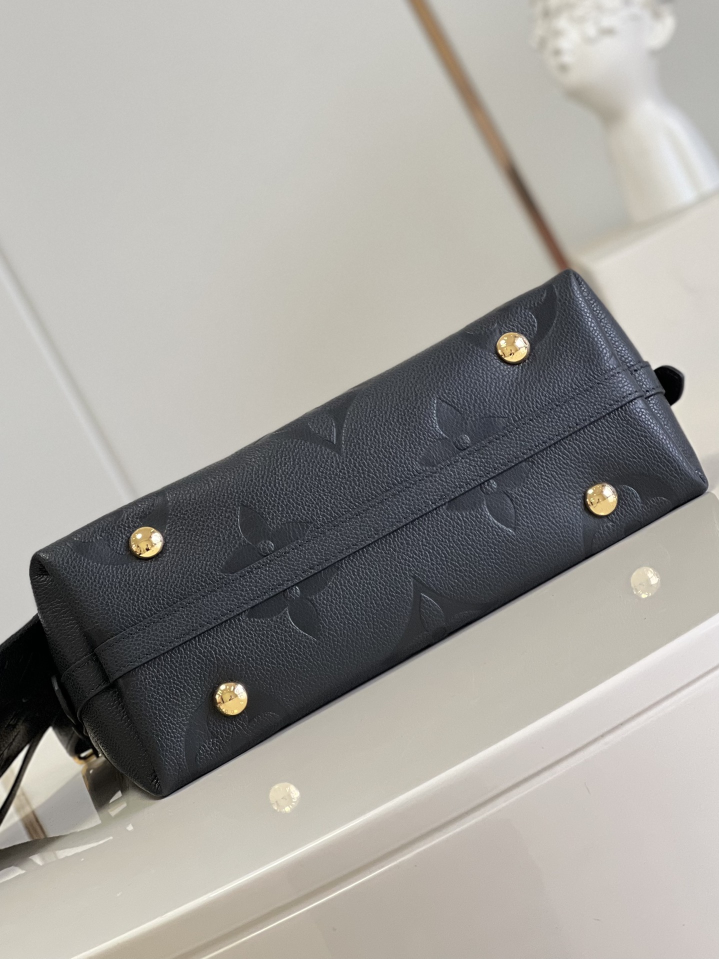 Bagsaaa L0vis Vvtt0n Carryall PM bag Black