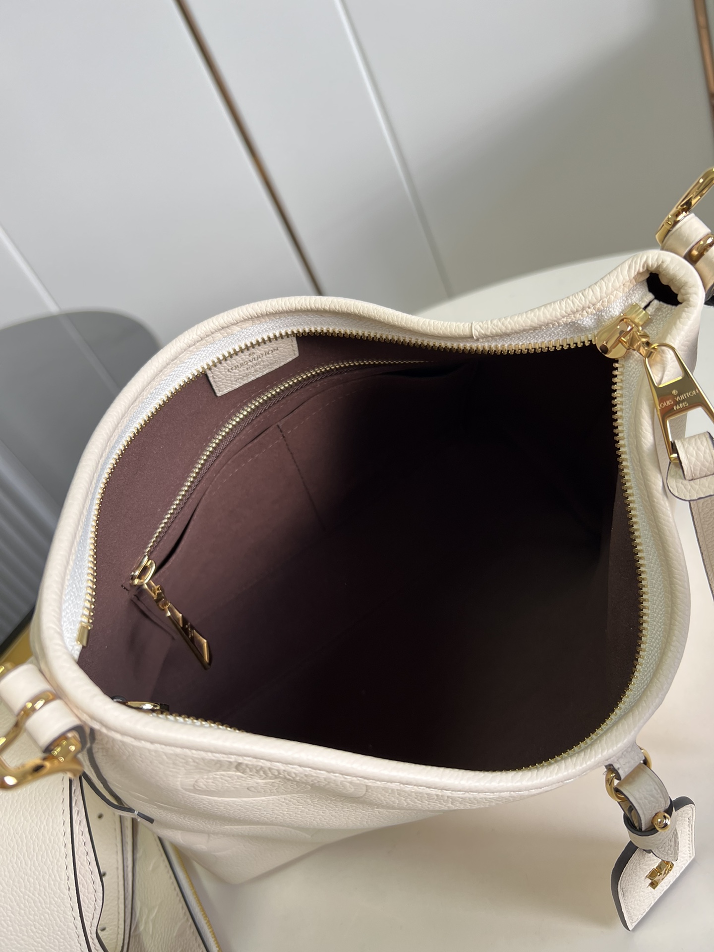 Bagsaaa L0vis Vvtt0n Carryall PM bag White