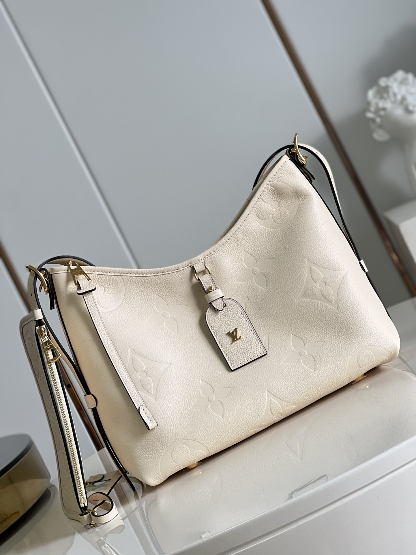 Bagsaaa L0vis Vvtt0n Carryall PM bag White