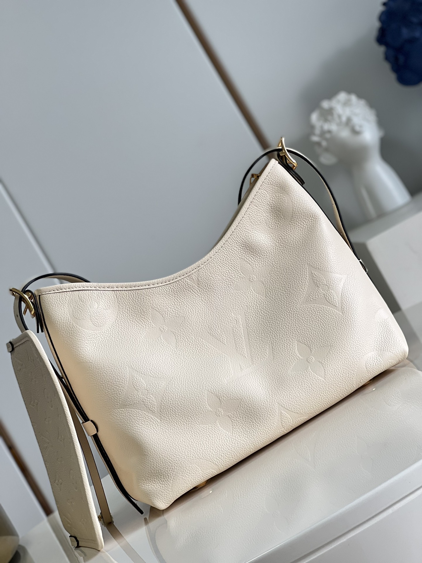 Bagsaaa L0vis Vvtt0n Carryall PM bag White