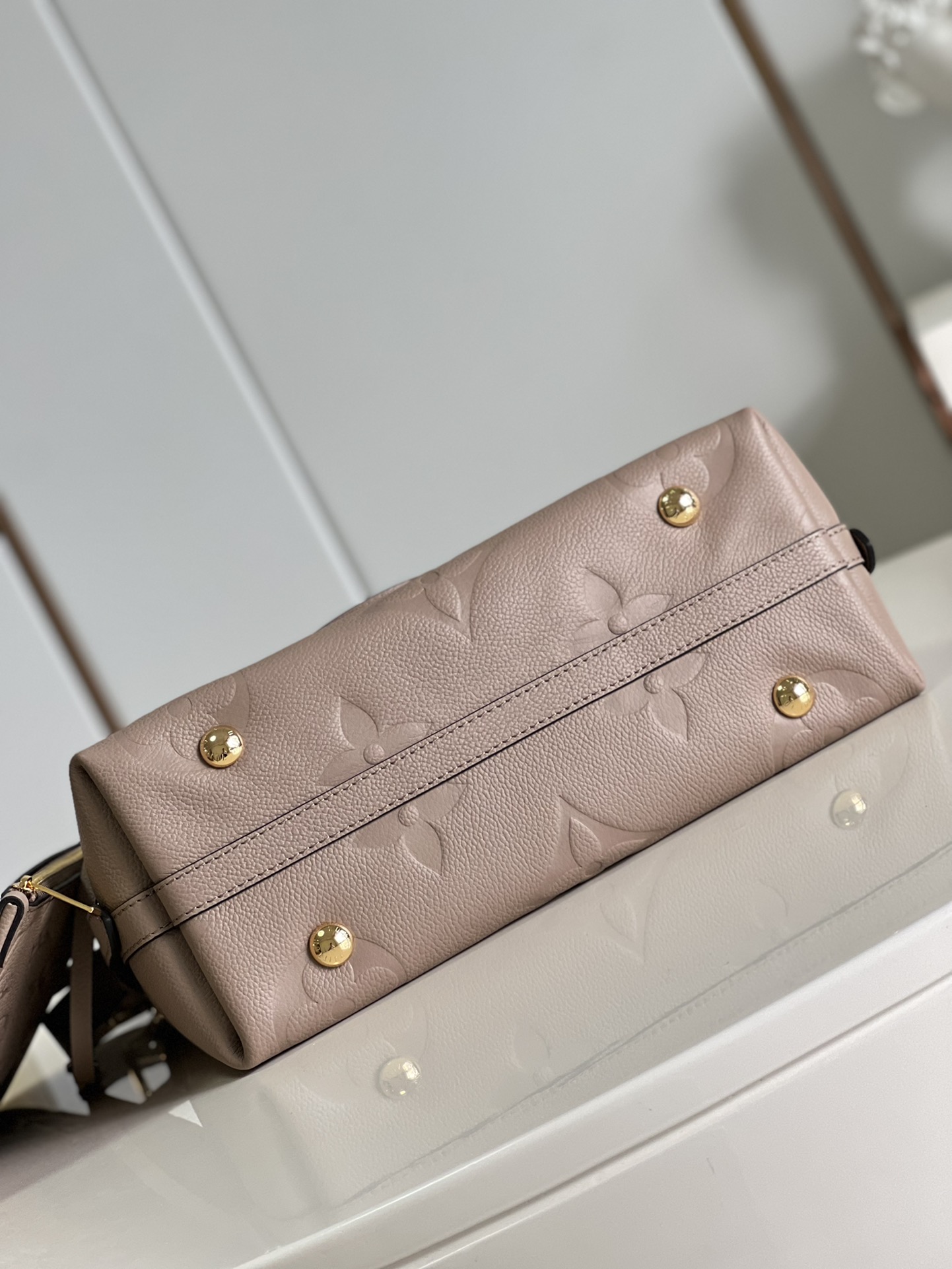 Bagsaaa L0vis Vvtt0n Carryall PM bag Taupe